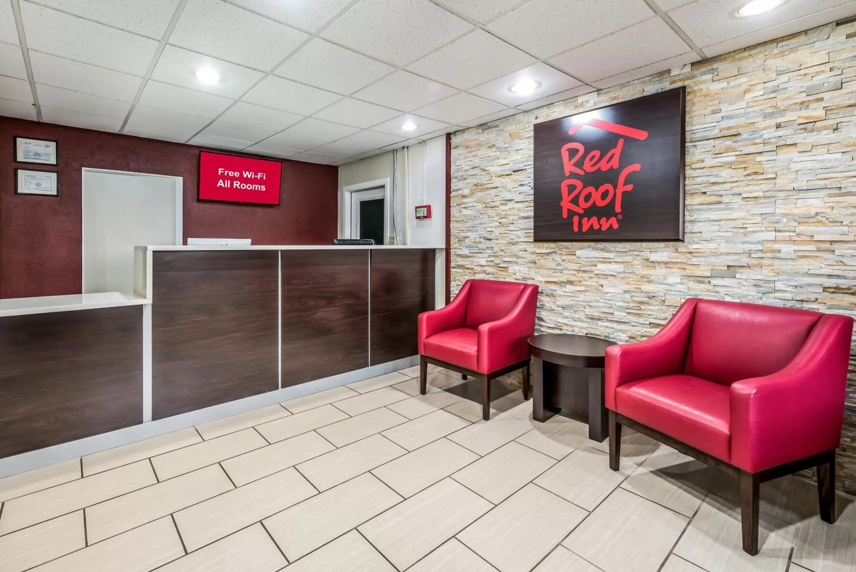 Lobby or reception in Red Roof Inn & Suites Wapakoneta