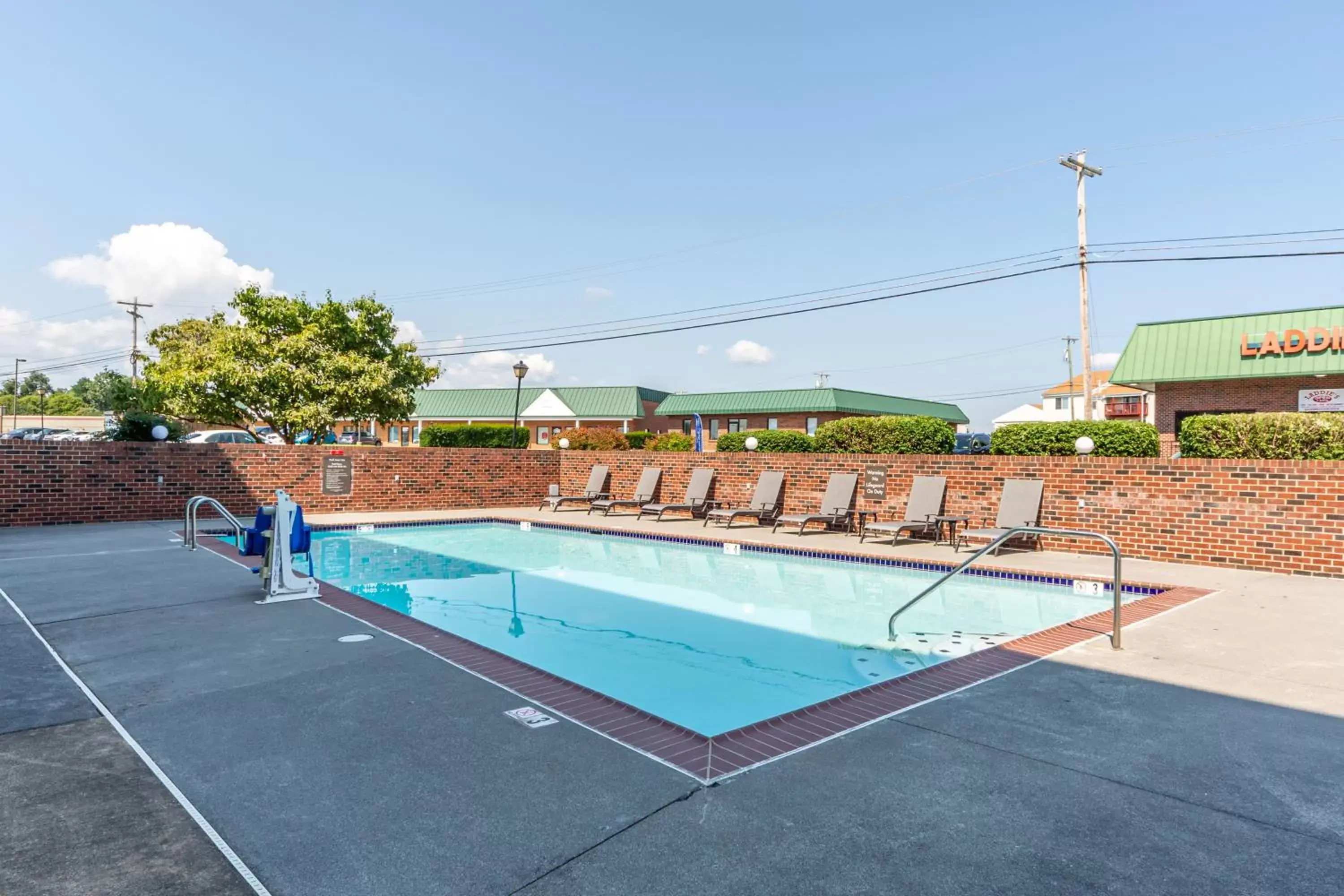 Swimming Pool in Comfort Inn Martinsburg