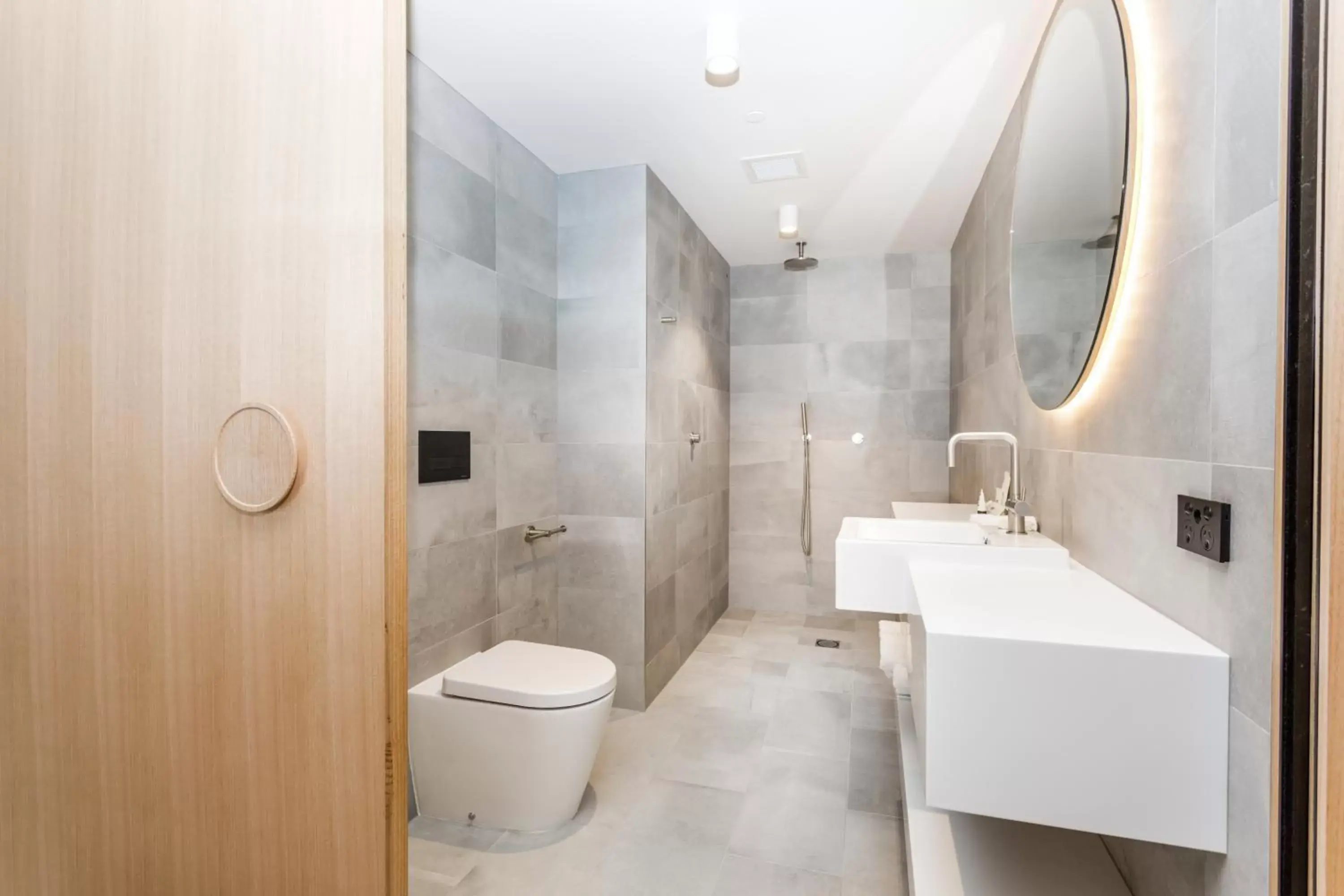 Shower, Bathroom in Quay Perth