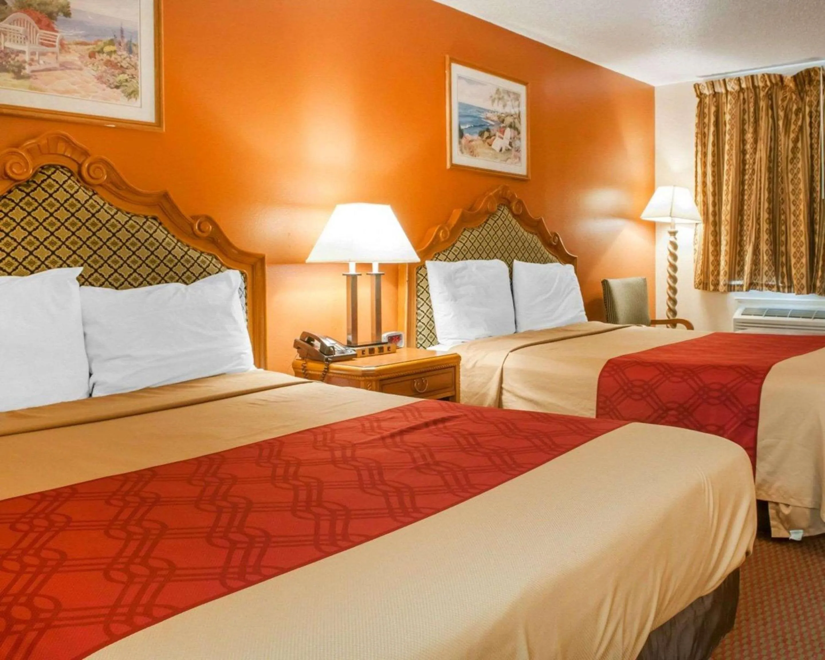 Photo of the whole room in Econo Lodge Hobbs