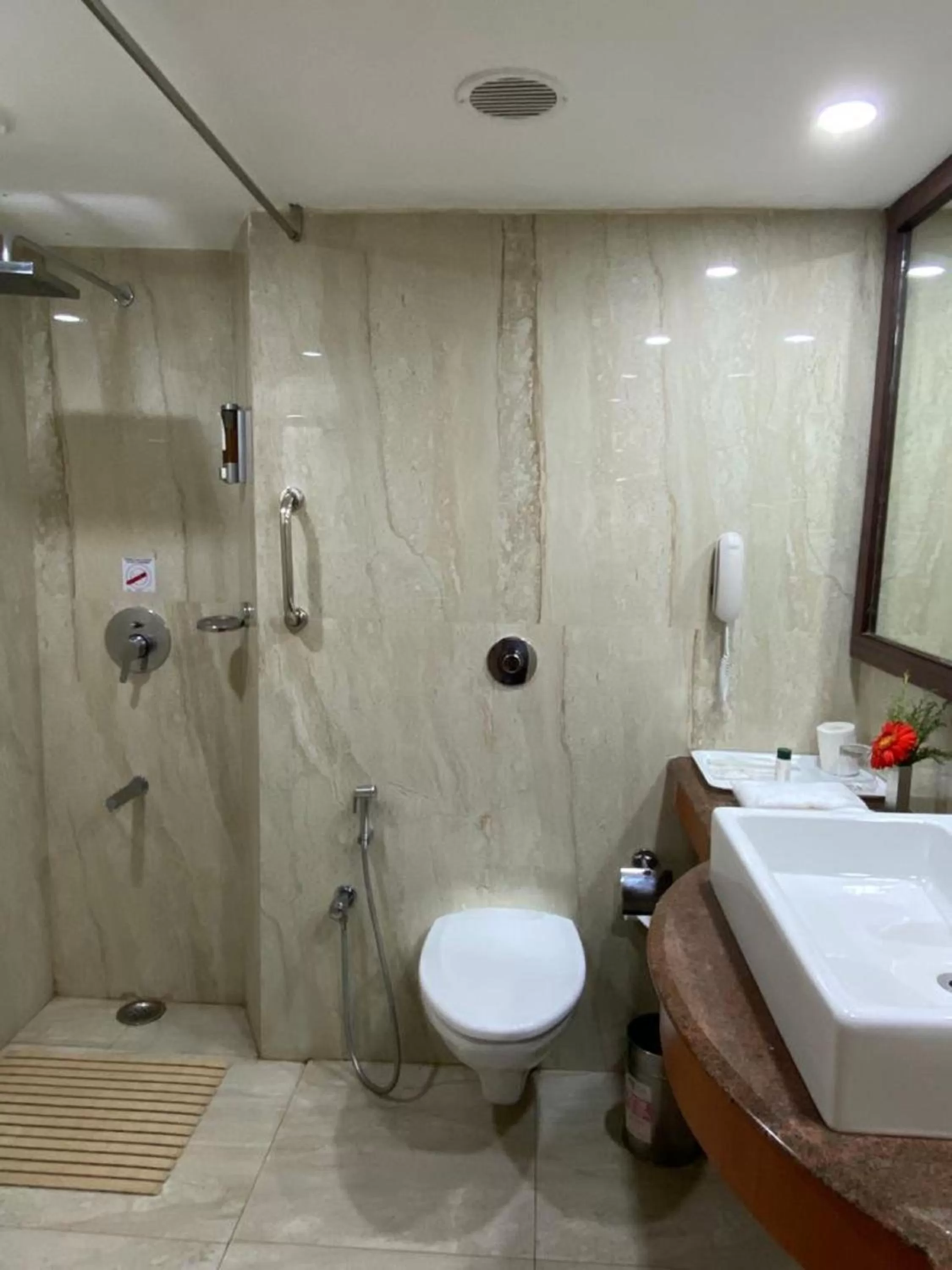 Shower in Fortune Pandiyan Hotel, Madurai - Member ITC Hotels' Group