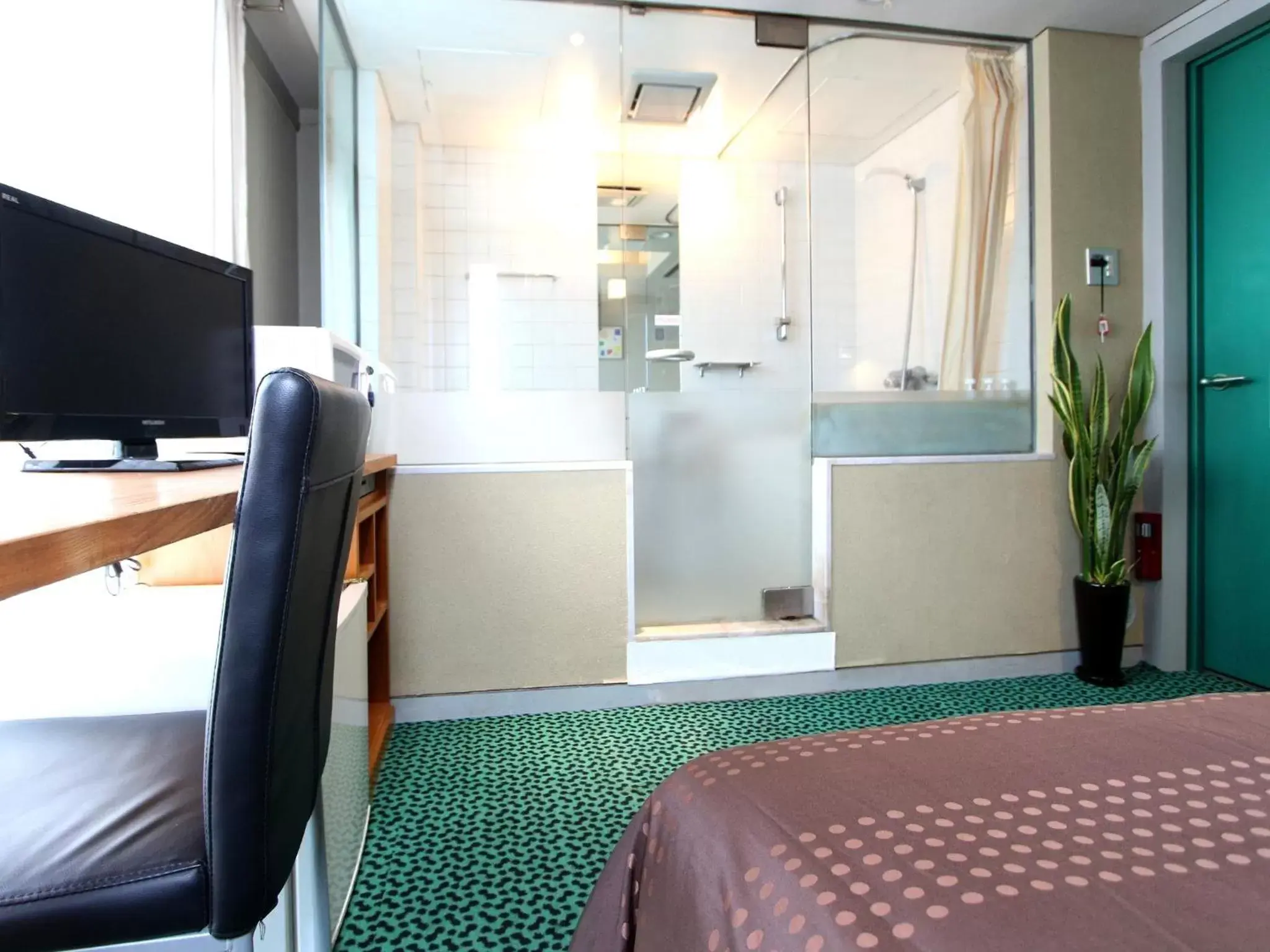 Photo of the whole room, Bathroom in HOTEL LiVEMAX BUDGET Yumoto