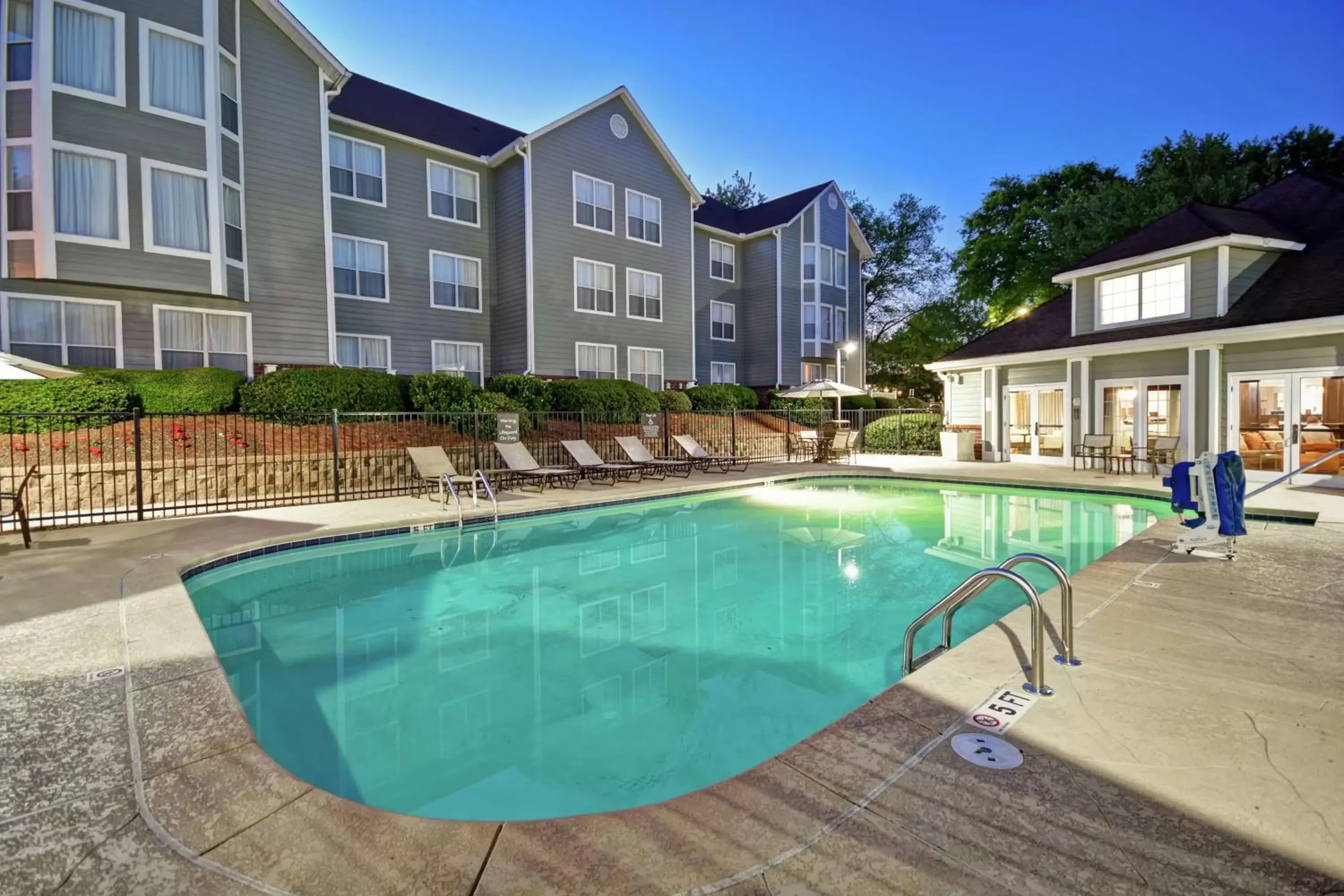 Pool view, Property Building in Homewood Suites by Hilton Atlanta-Galleria/Cumberland