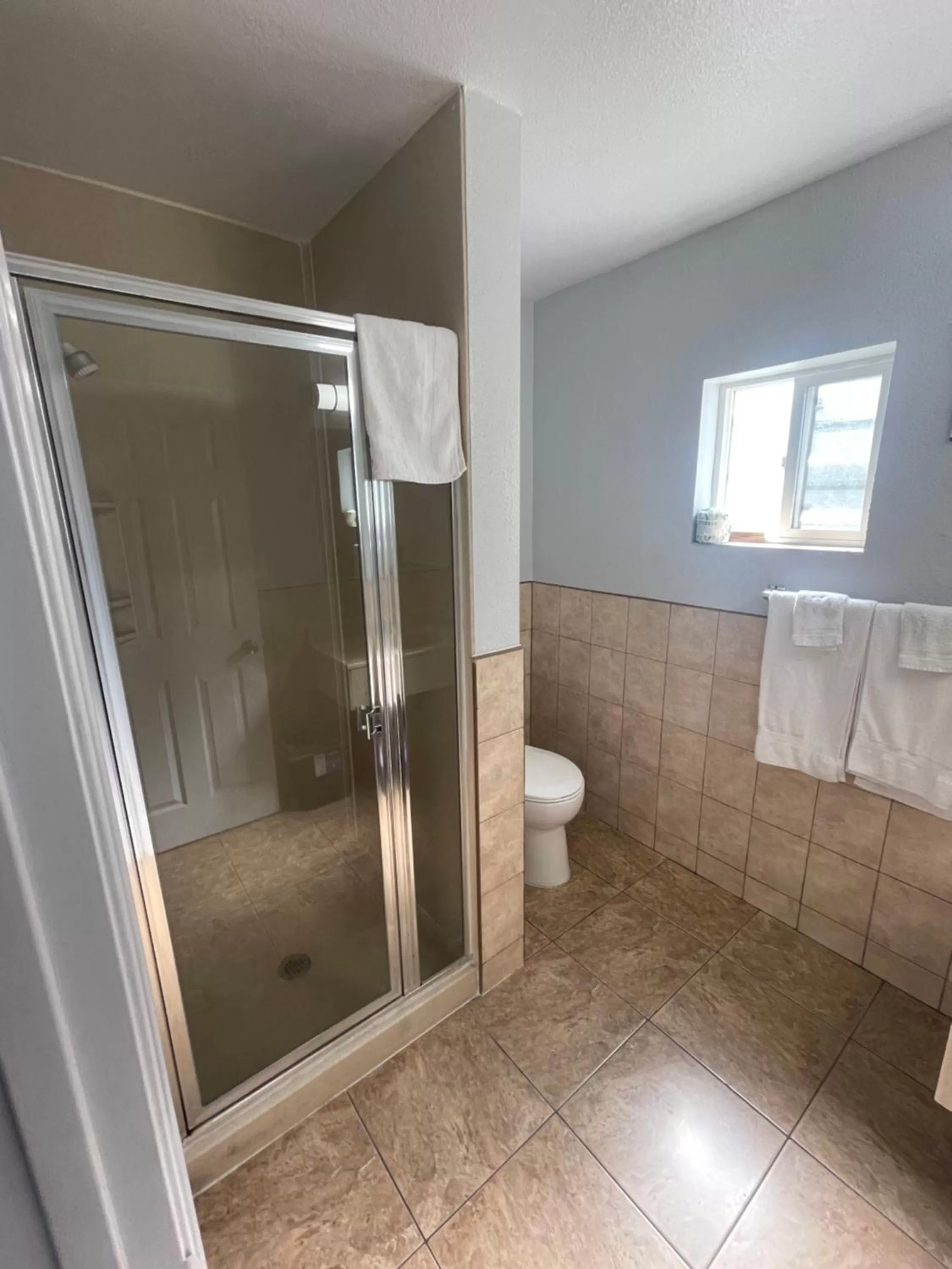 Bathroom in Seaway Motel