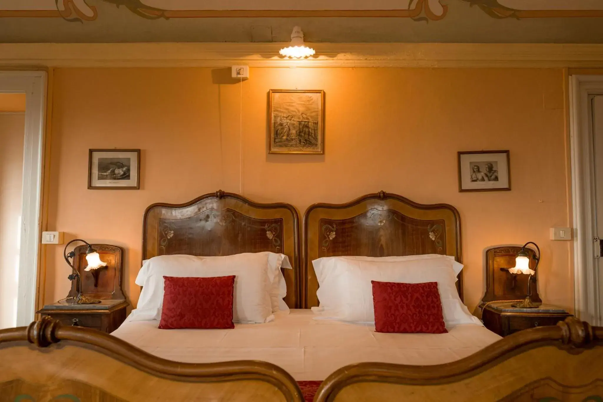 Bed in Albergo Real Castello