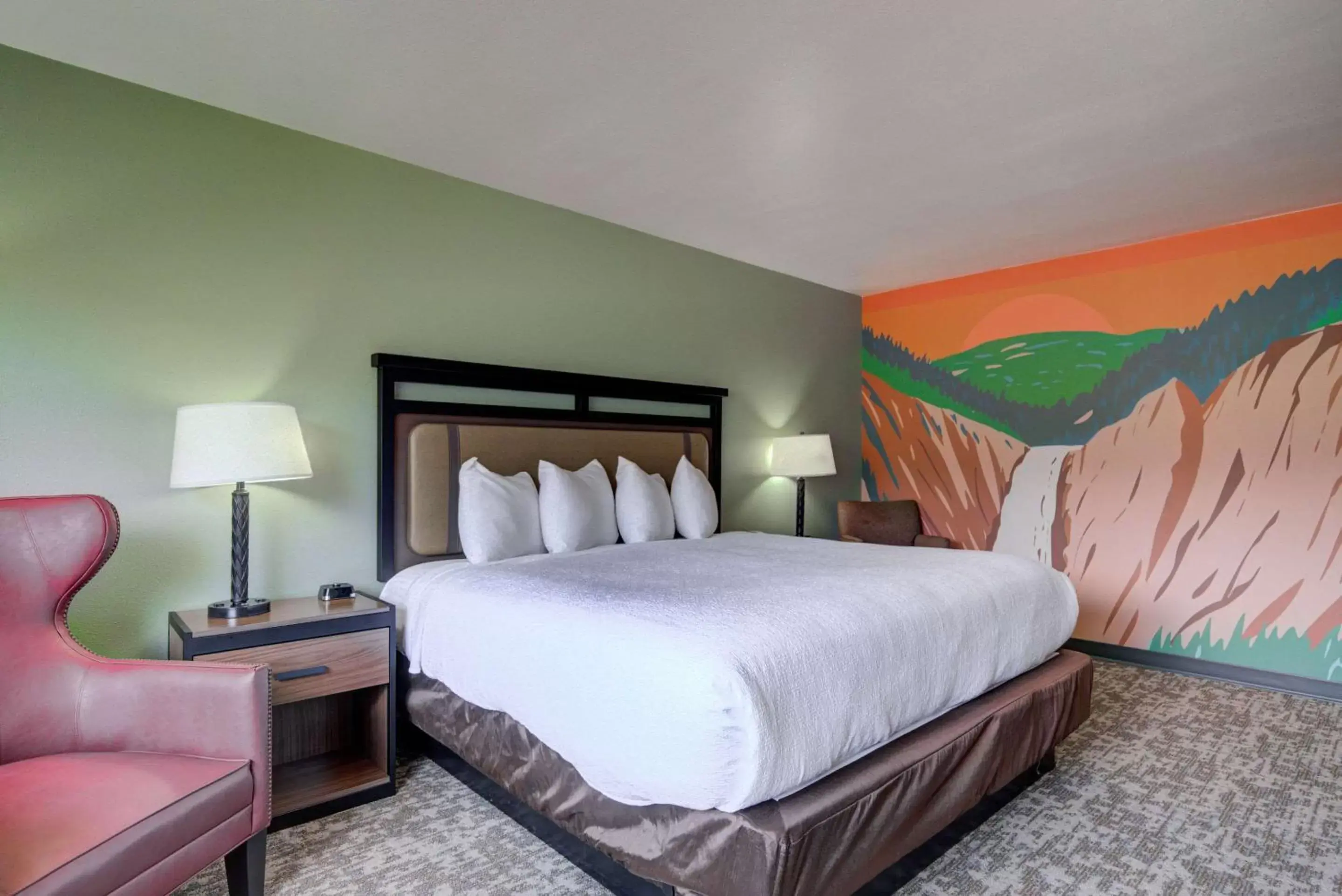 Bedroom, Bed in The Ridgeline Hotel at Yellowstone, Ascend Hotel Collection