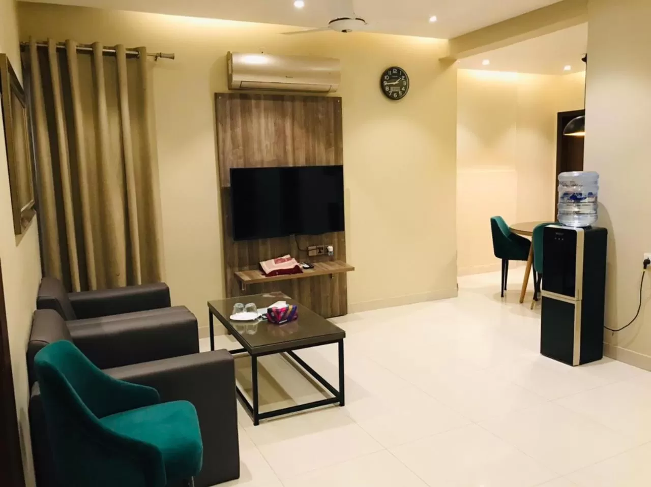 Lounge or bar in Hamsun Shahrah-e-Faisal