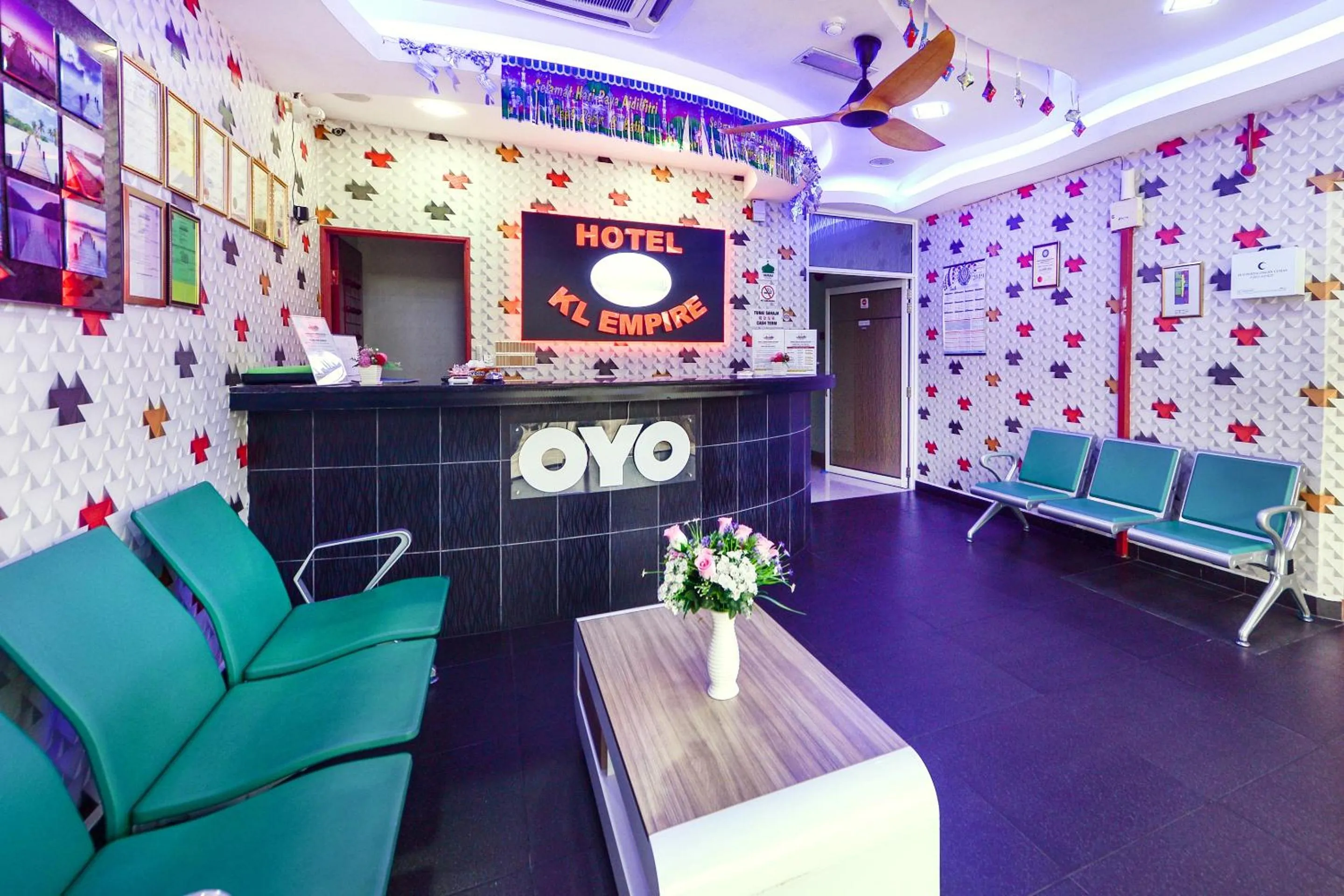 Lobby or reception in OYO 444 KL Empire Hotel