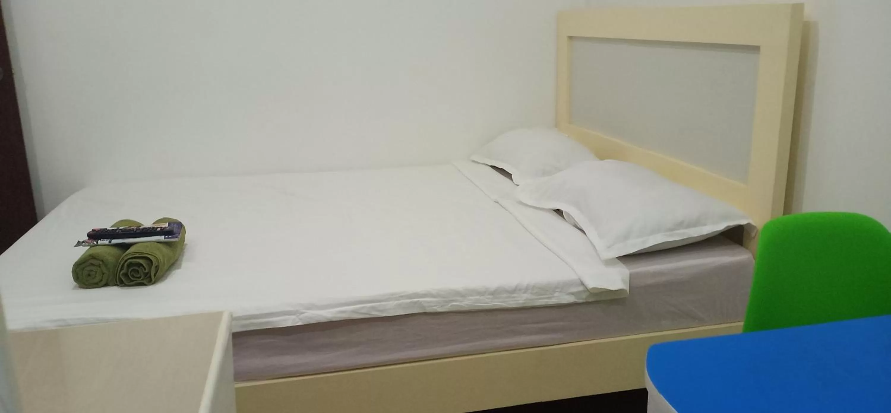 Bed in Clark-Pad Inn, Angeles City