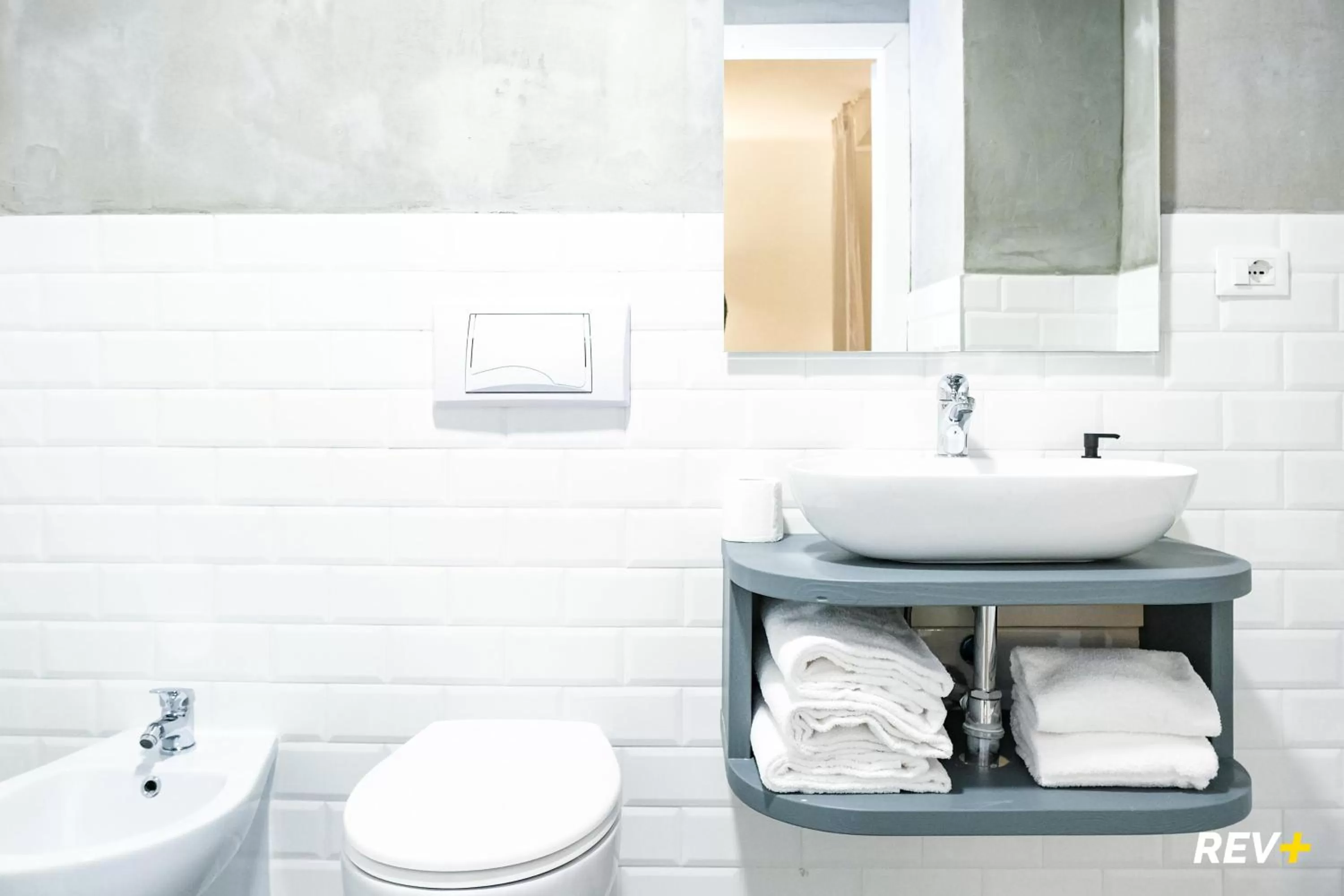 Bathroom in Lia Art Hotel