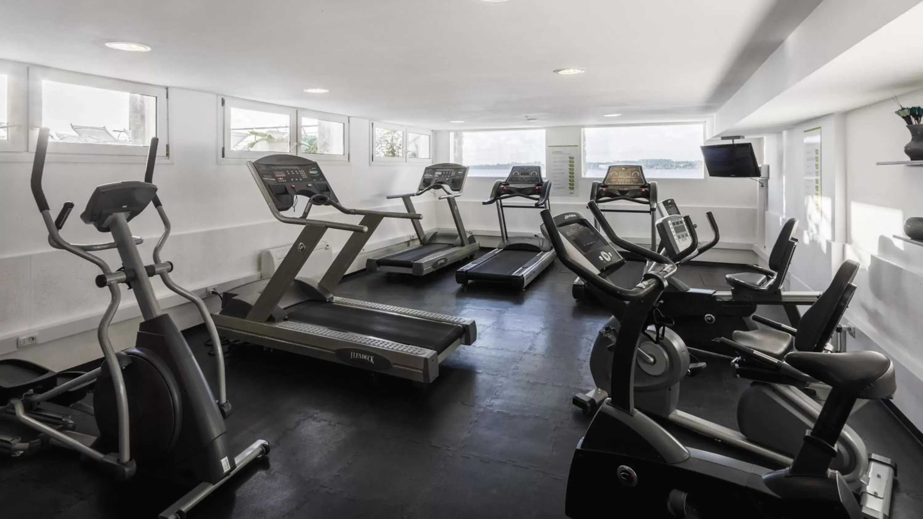 Fitness centre/facilities, Fitness Center/Facilities in Radisson Colonia Del Sacramento Hotel