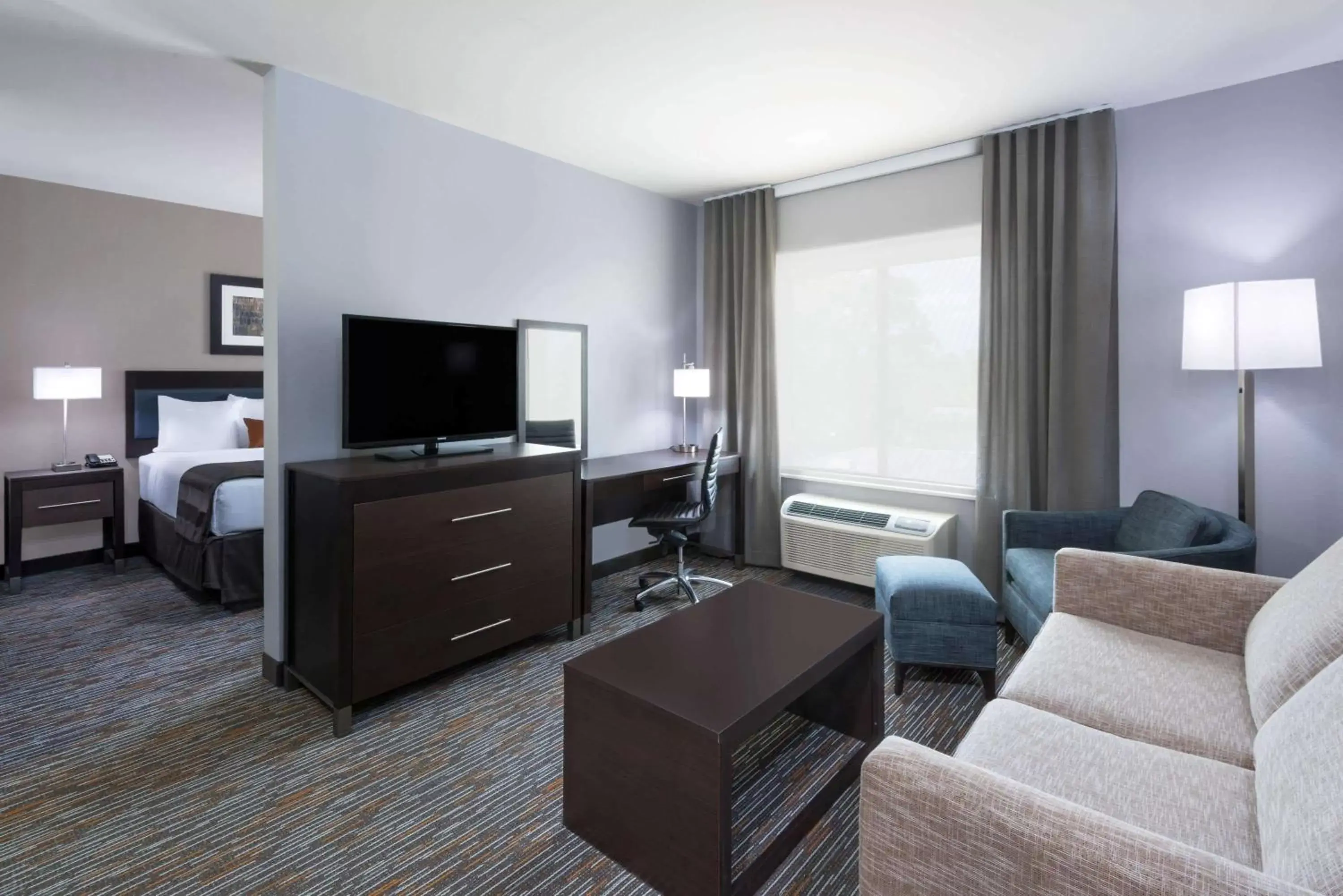 Photo of the whole room, Bed in Wingate by Wyndham Sidney Photo of the whole room, Bed in Wingate by Wyndham Sidney