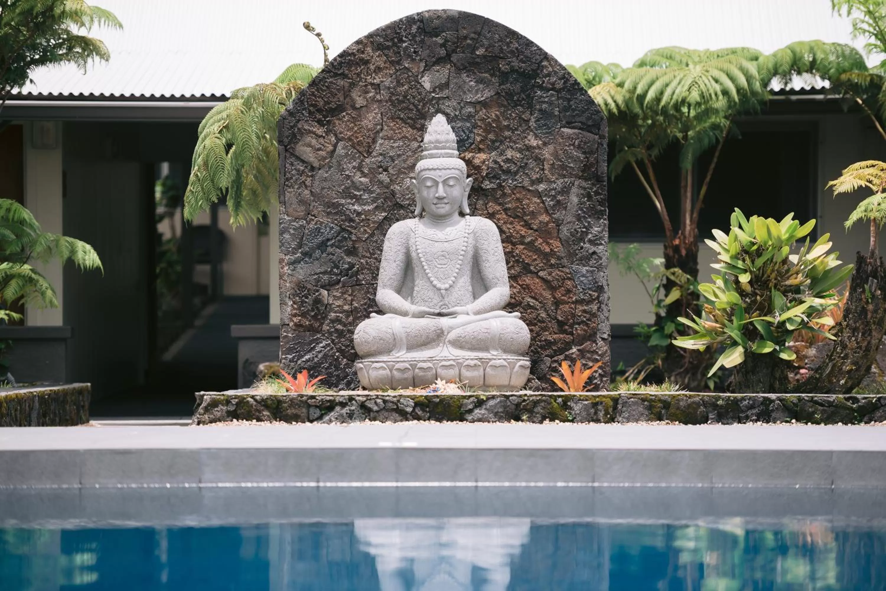 Swimming pool in SCP Hilo Hotel