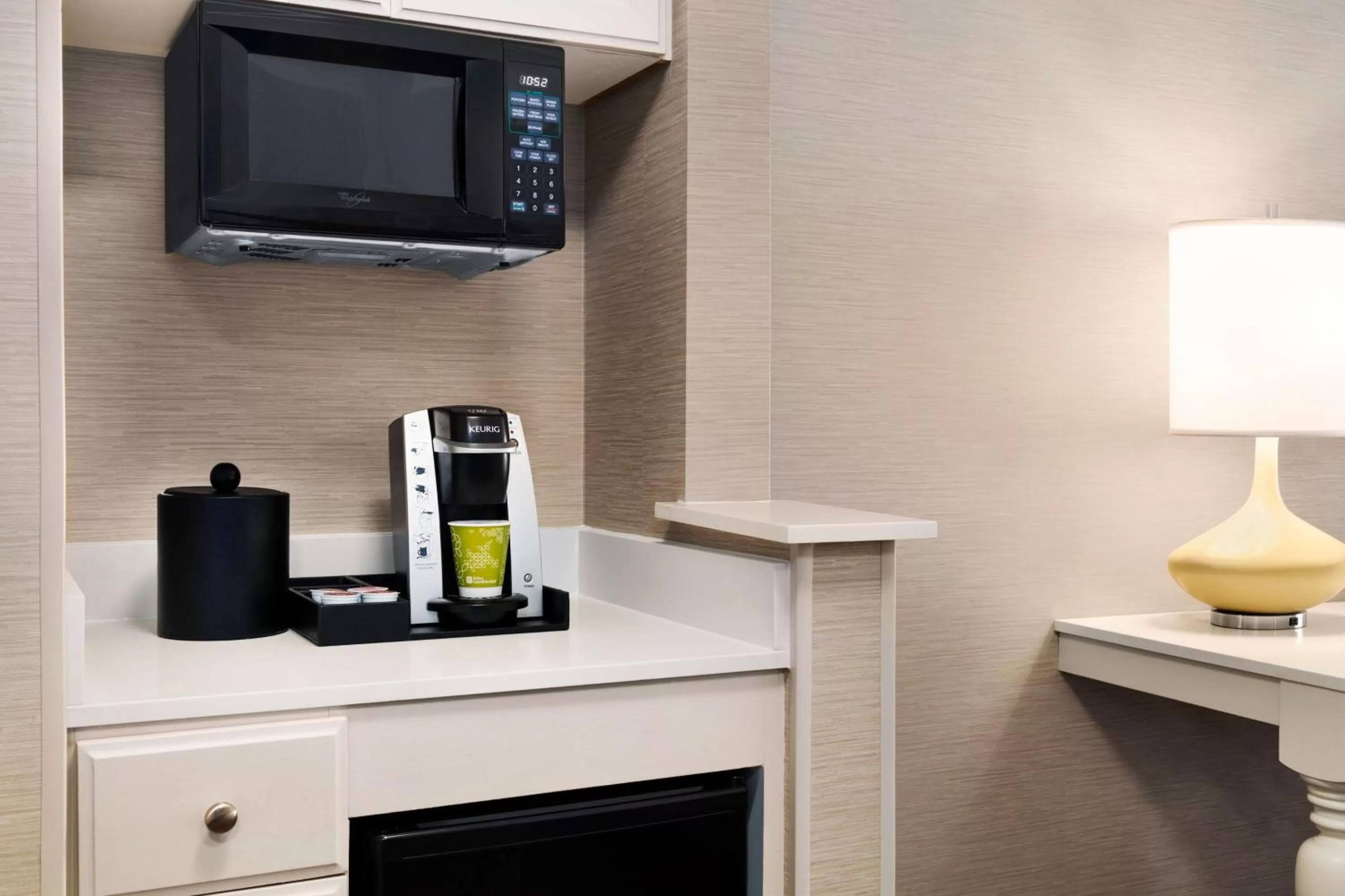 Kitchen or kitchenette in Hilton Garden Inn Flagstaff