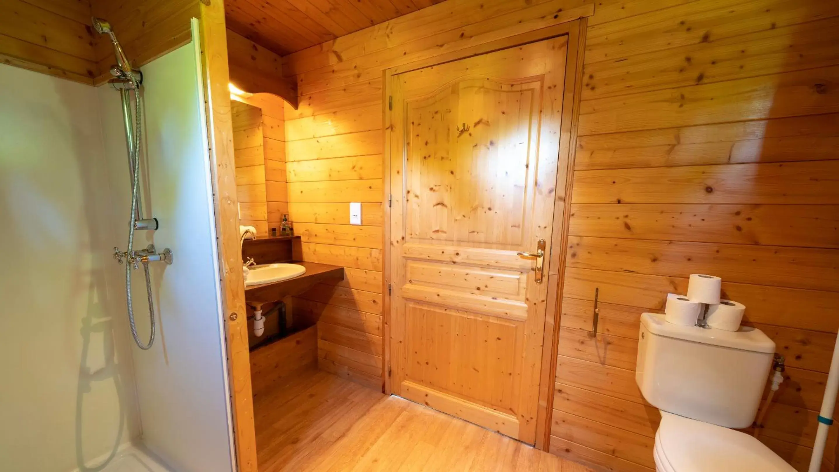 Bathroom in Le Village de la Champagne - Slowmoov