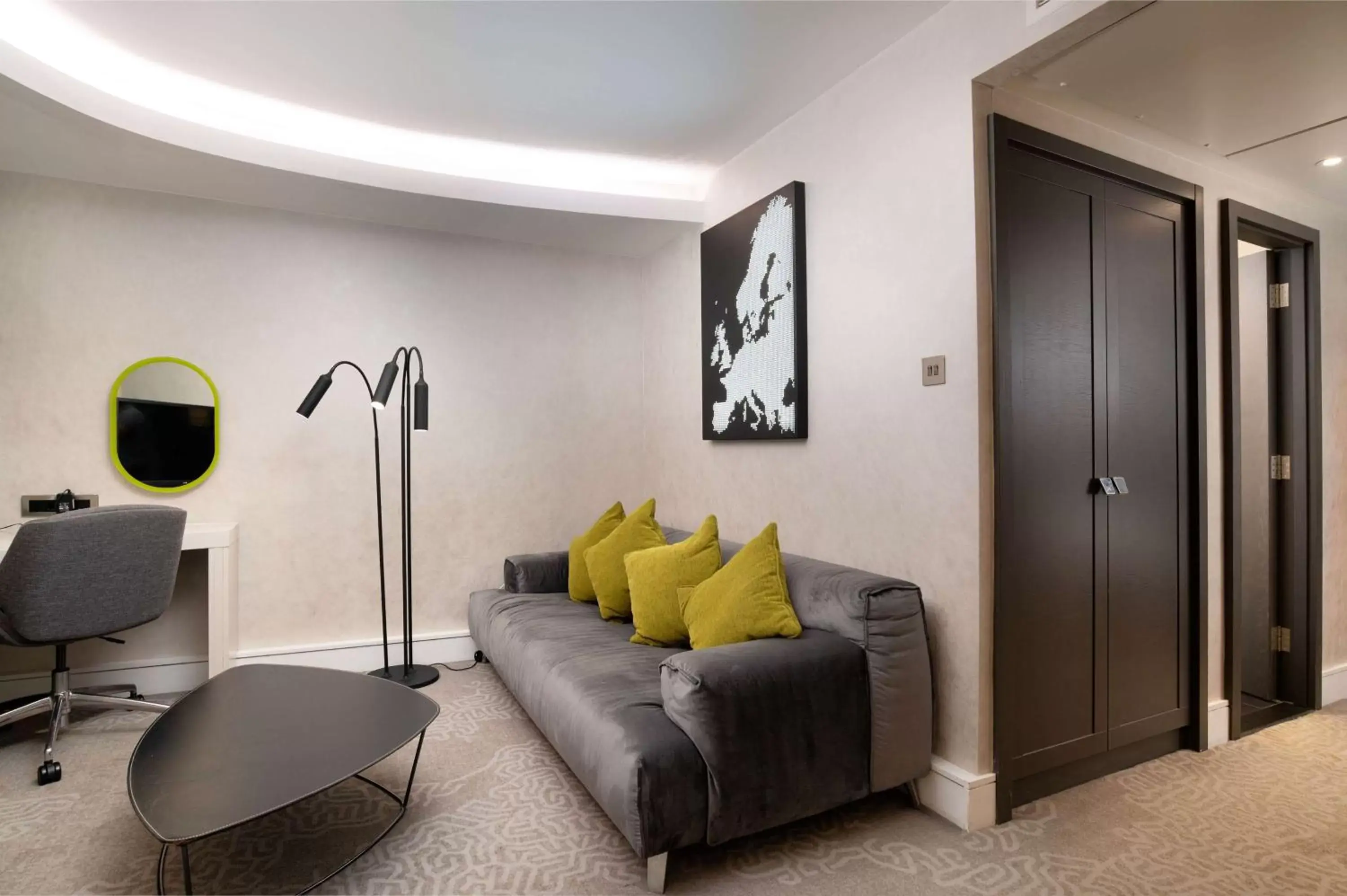 Living room in Hilton London Heathrow Airport Living room in Hilton London Heathrow Airport