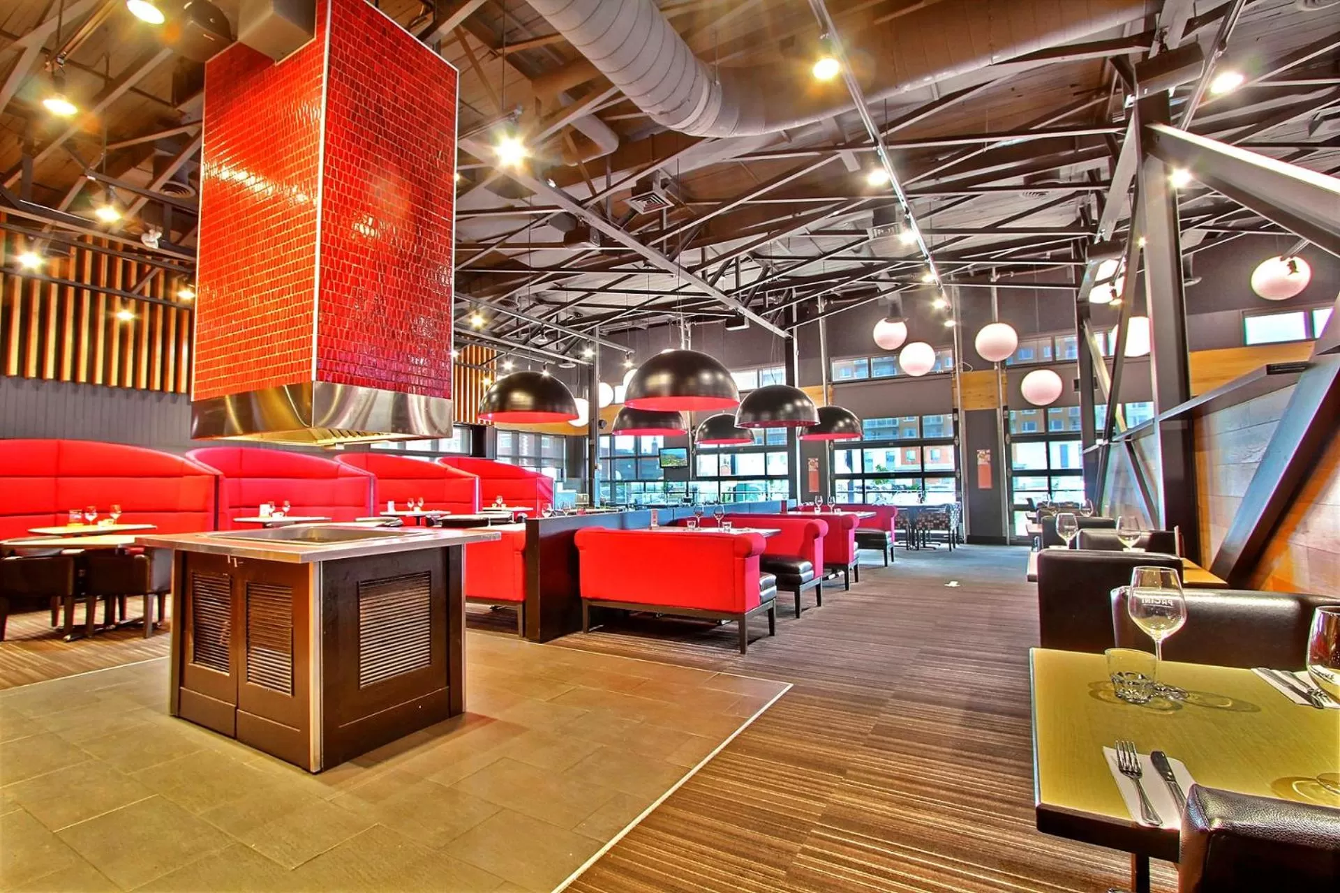 Restaurant/places to eat in Hôtel Le Navigateur