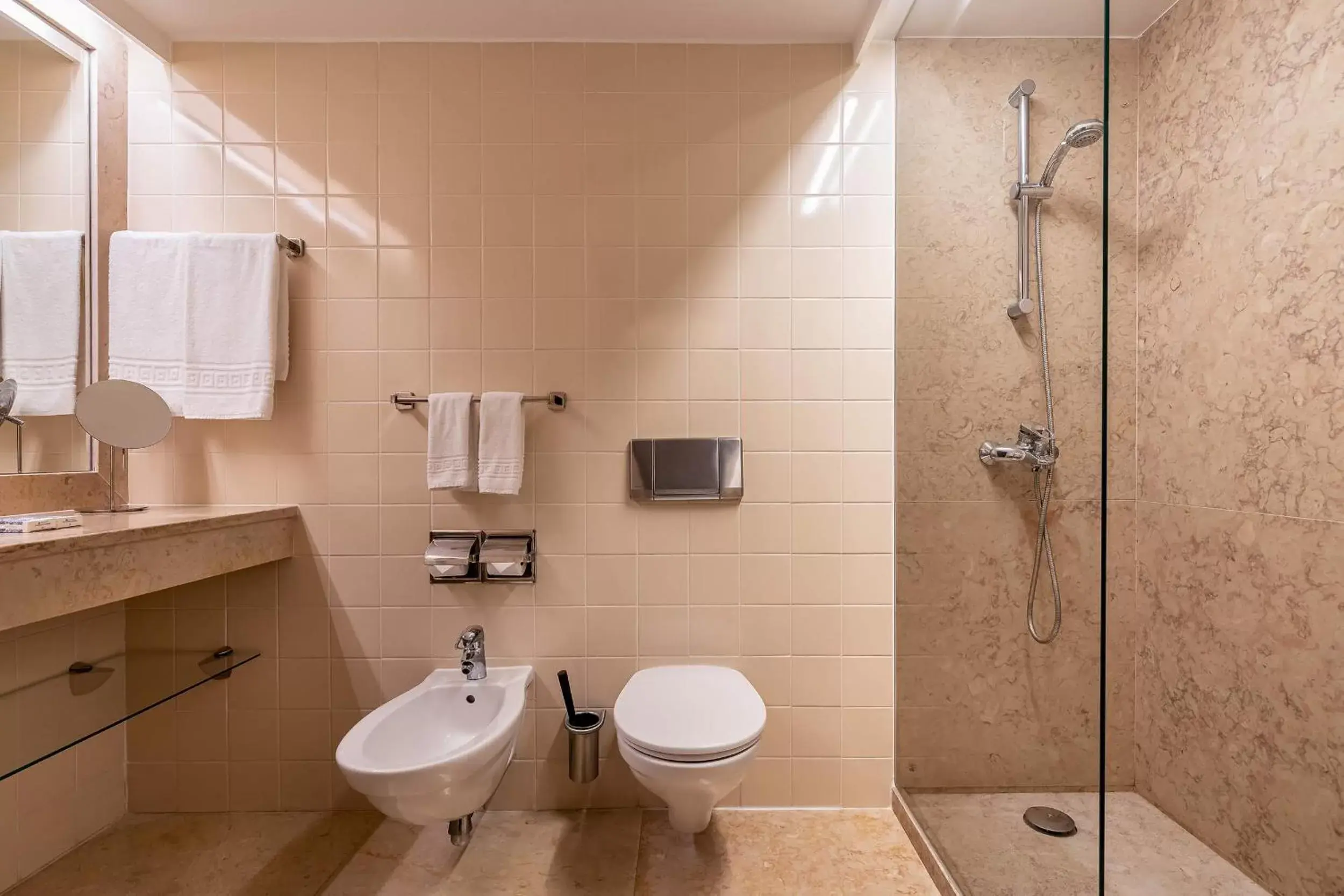 Shower, Bathroom in Hotel do Chiado