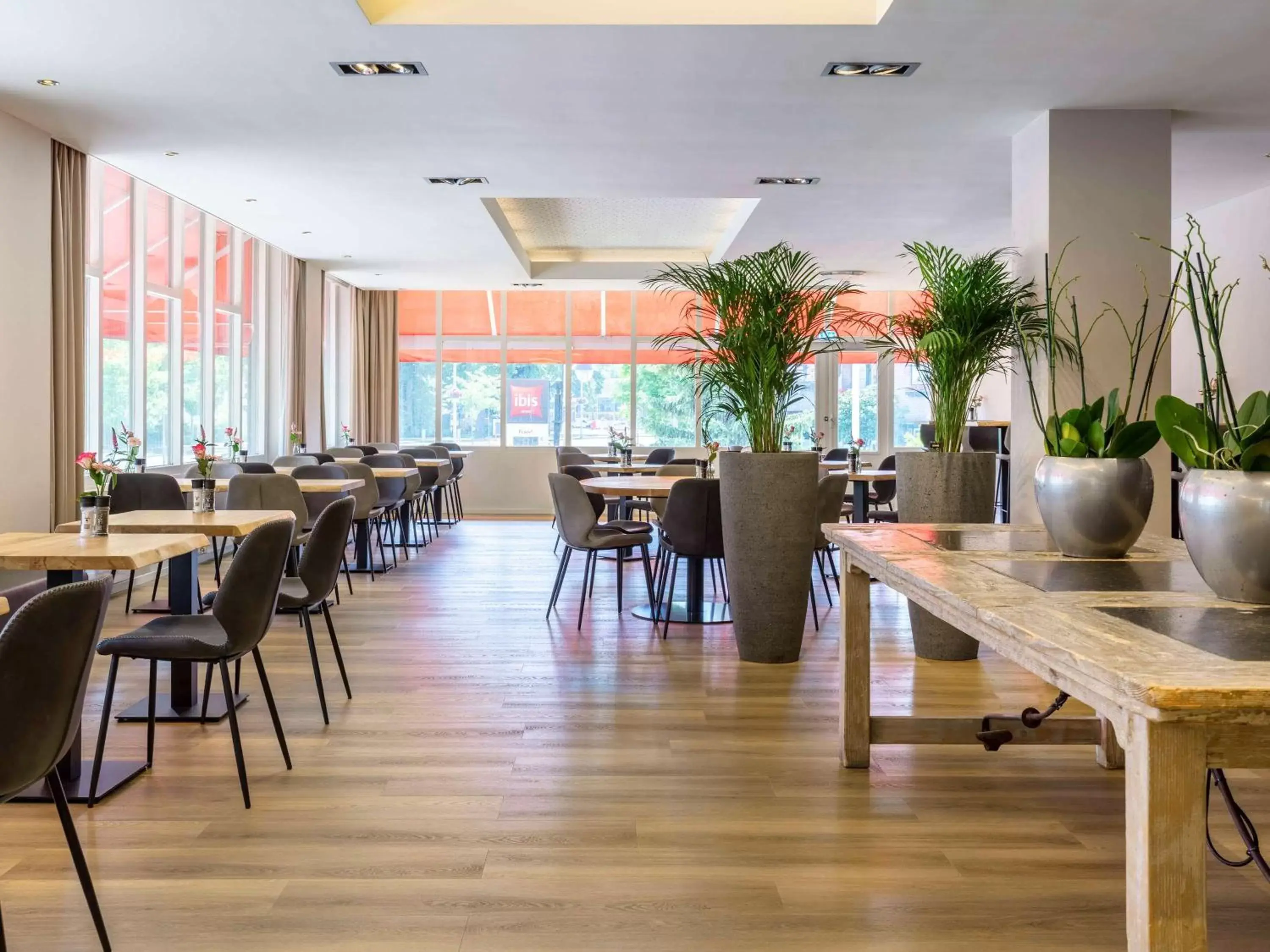 Restaurant/Places to Eat in ibis Utrecht