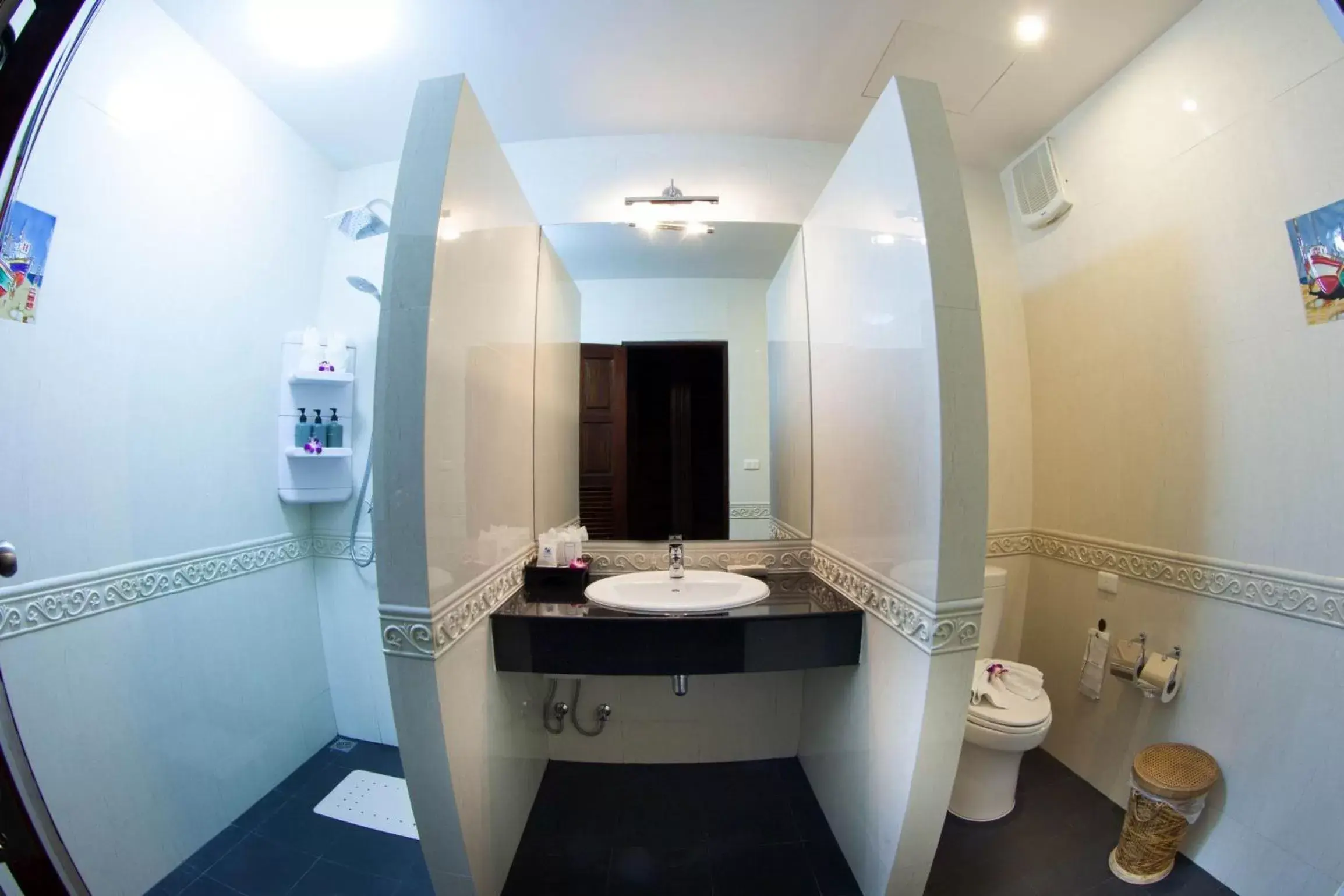 Shower, Bathroom in Tropica Bungalow Beach Hotel - SHA Extra Plus