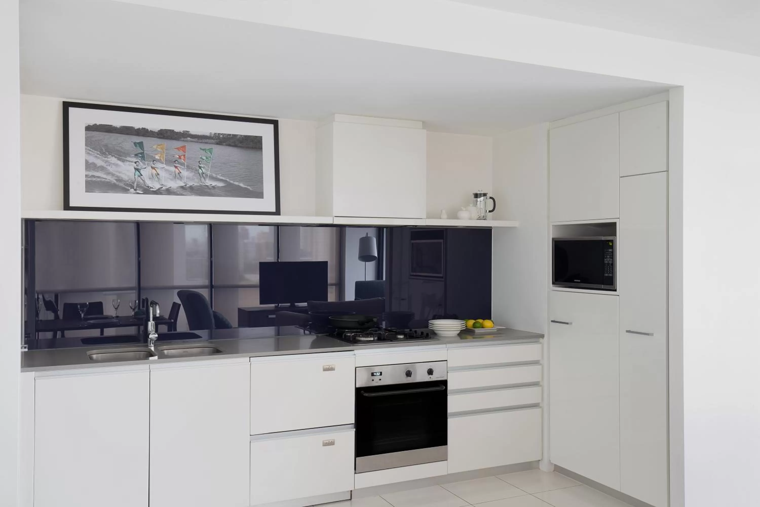 Kitchen or kitchenette in Mantra Circle On Cavill