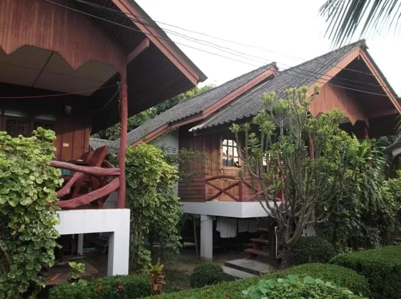 Facade/entrance, Property Building in Palm Point Village