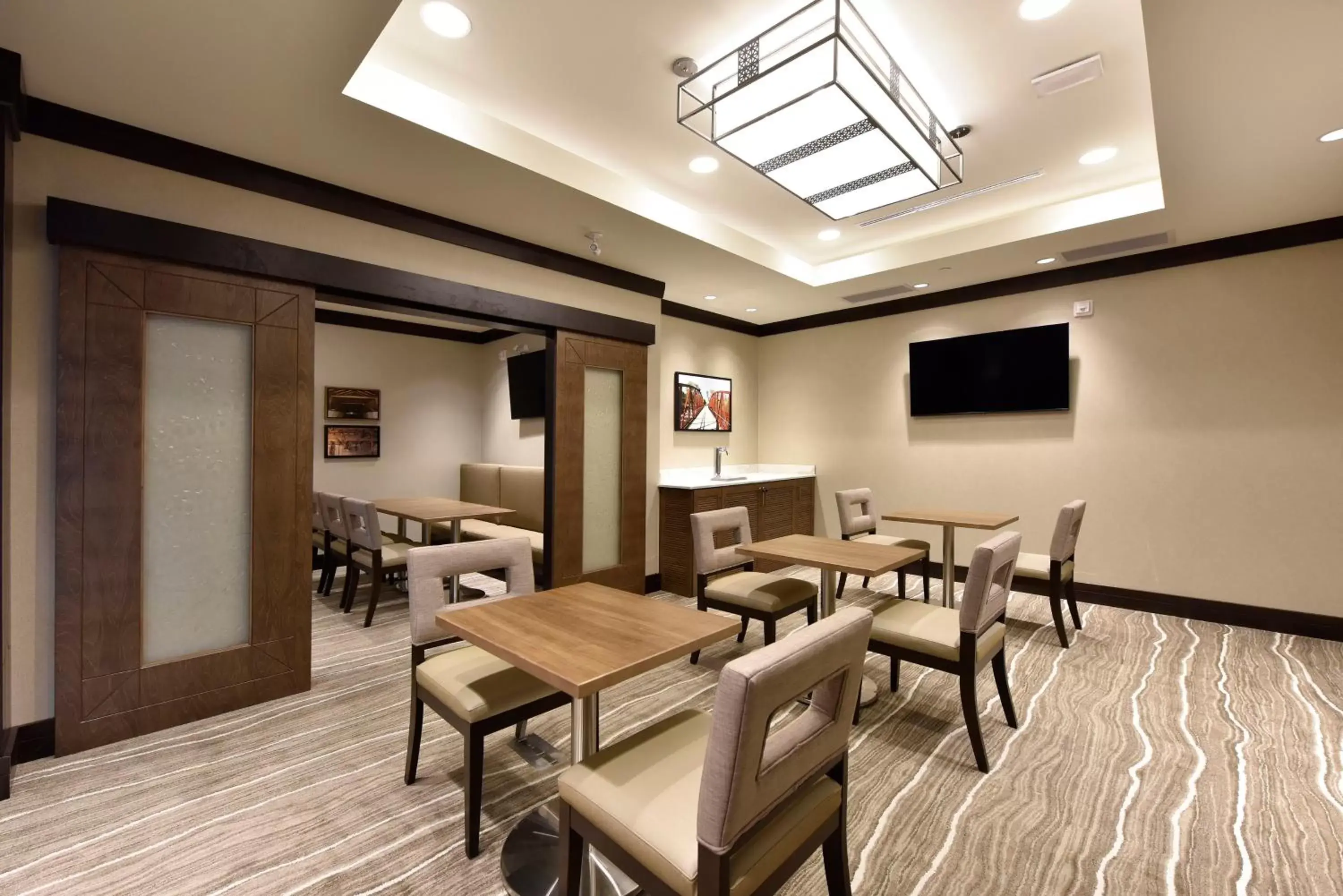 Meeting/conference room, Seating Area in Staybridge Suites - Waterloo - St. Jacobs Area