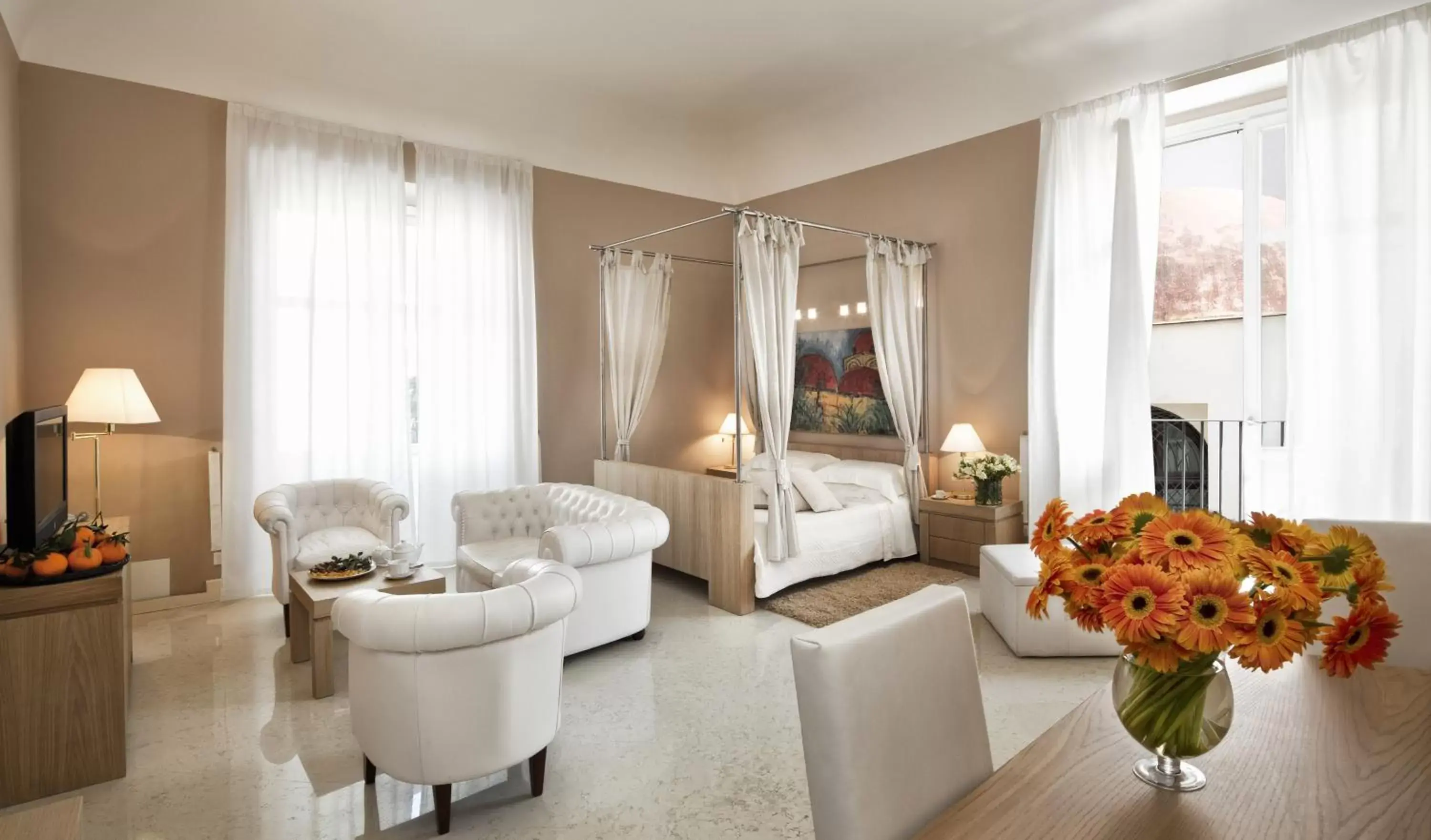 Photo of the whole room, Seating Area in Hotel Palazzo Brunaccini