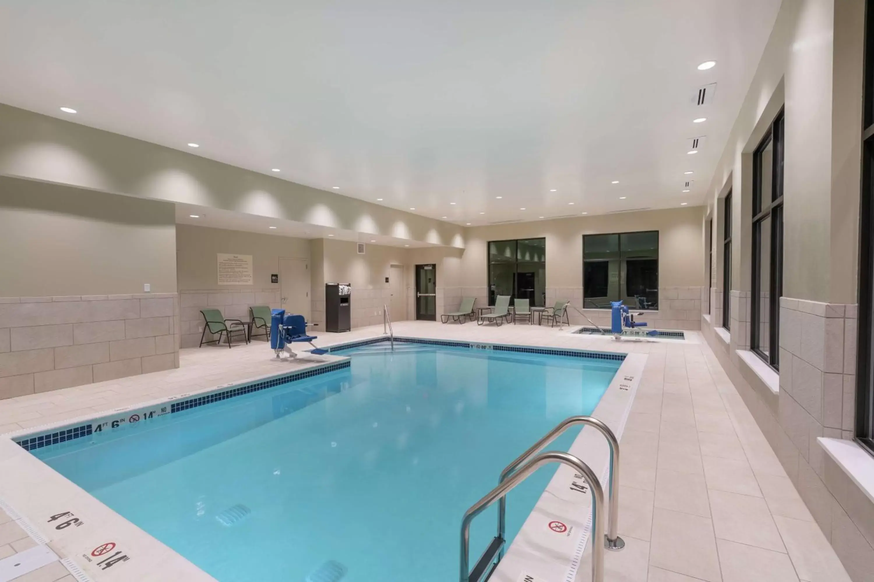 Pool view, Swimming Pool in Hampton Inn Weston, WV