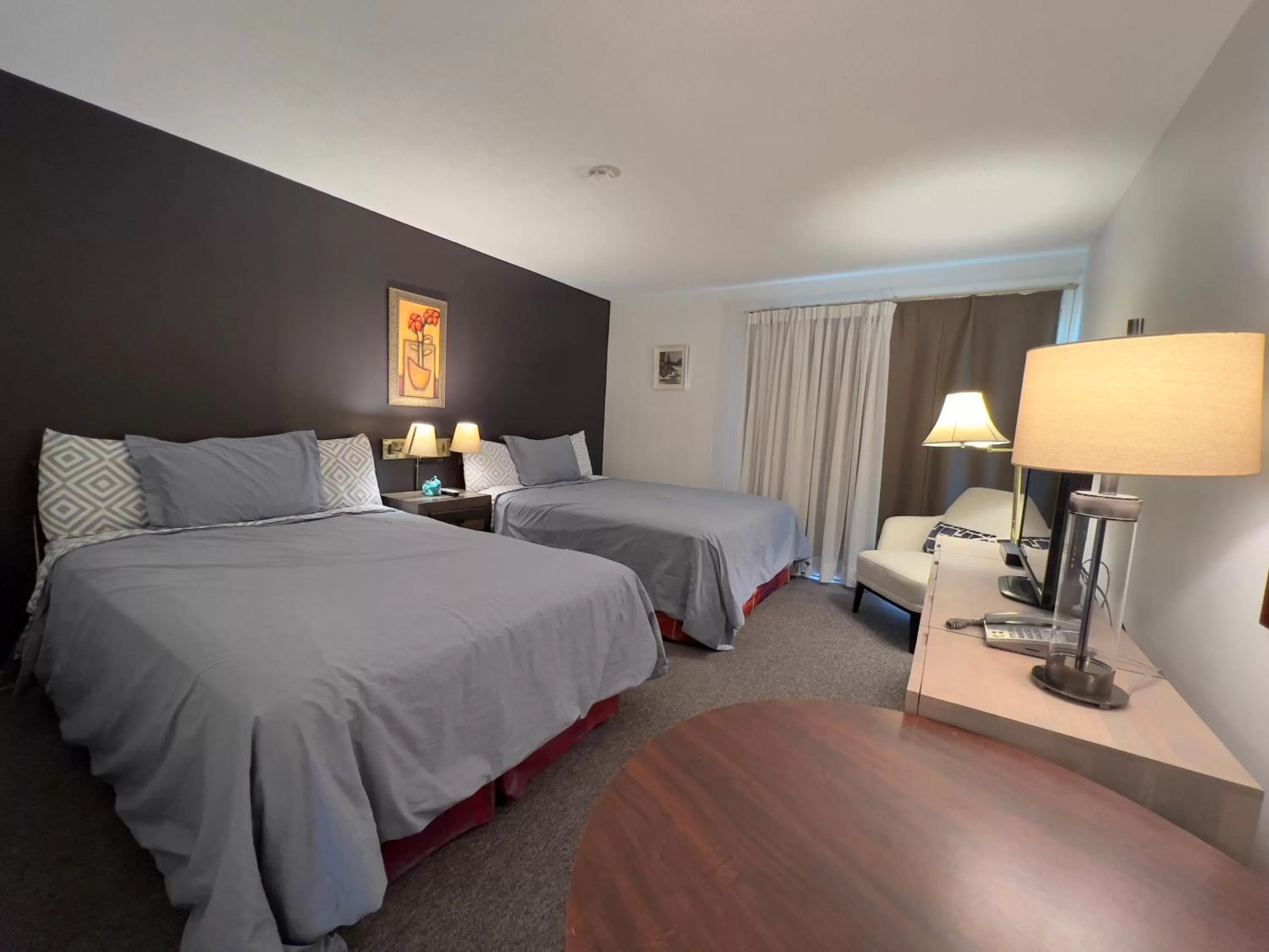 Bed in Monashee Motel