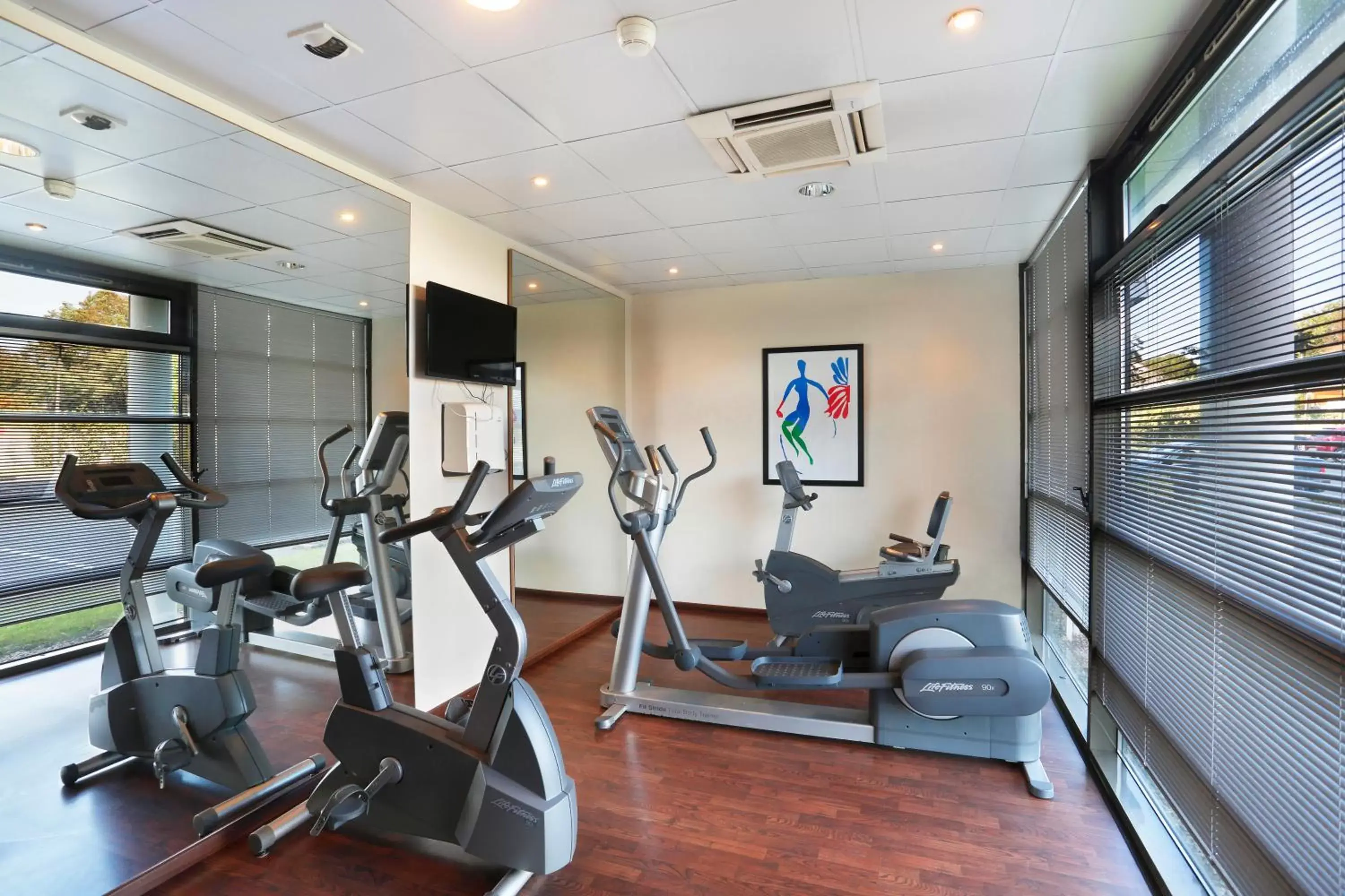 Fitness centre/facilities in Suite-Home Orléans-Saran Fitness centre/facilities in Suite-Home Orléans-Saran