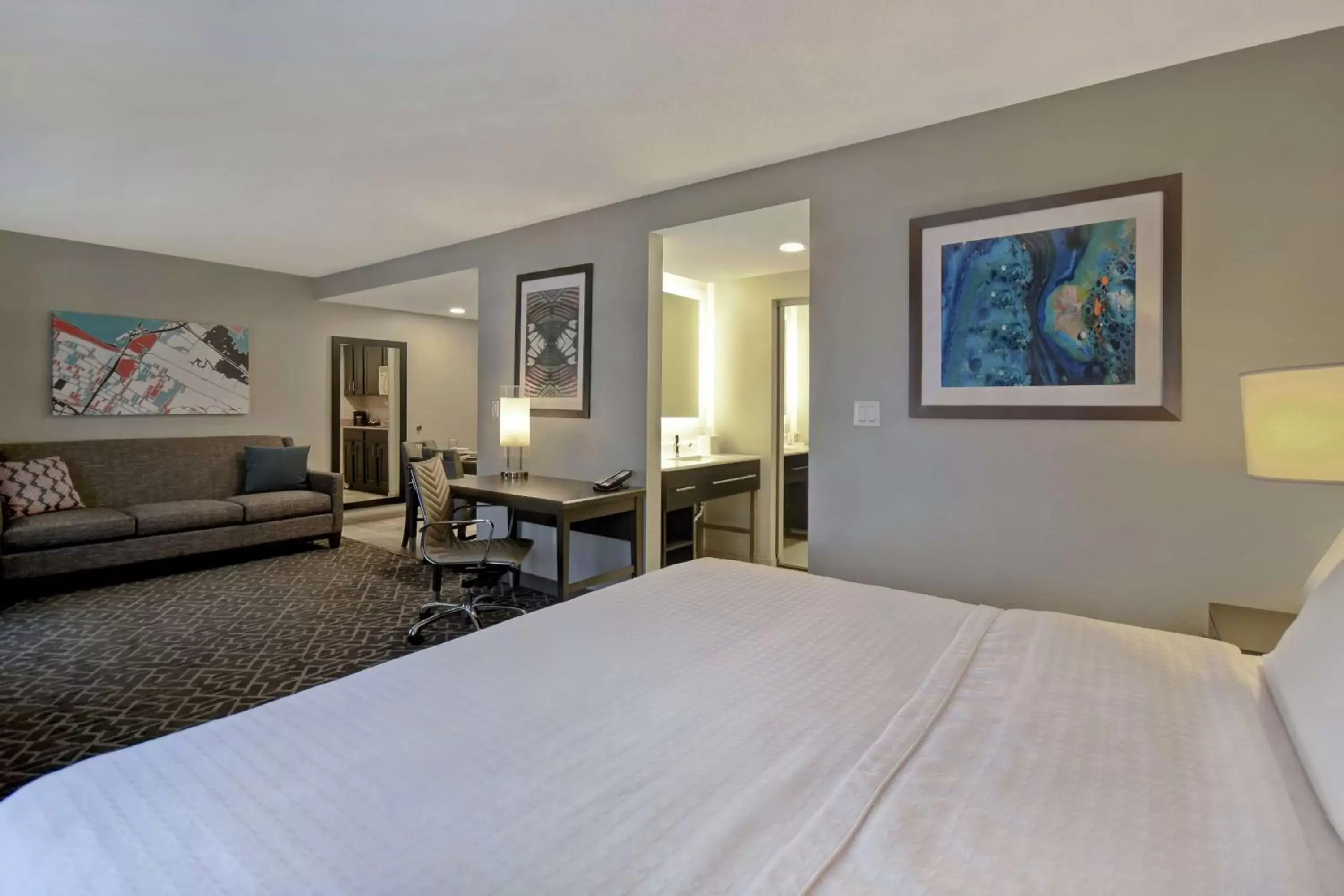 Bedroom, Bed in Homewood Suites by Hilton Edgewater-NYC Area