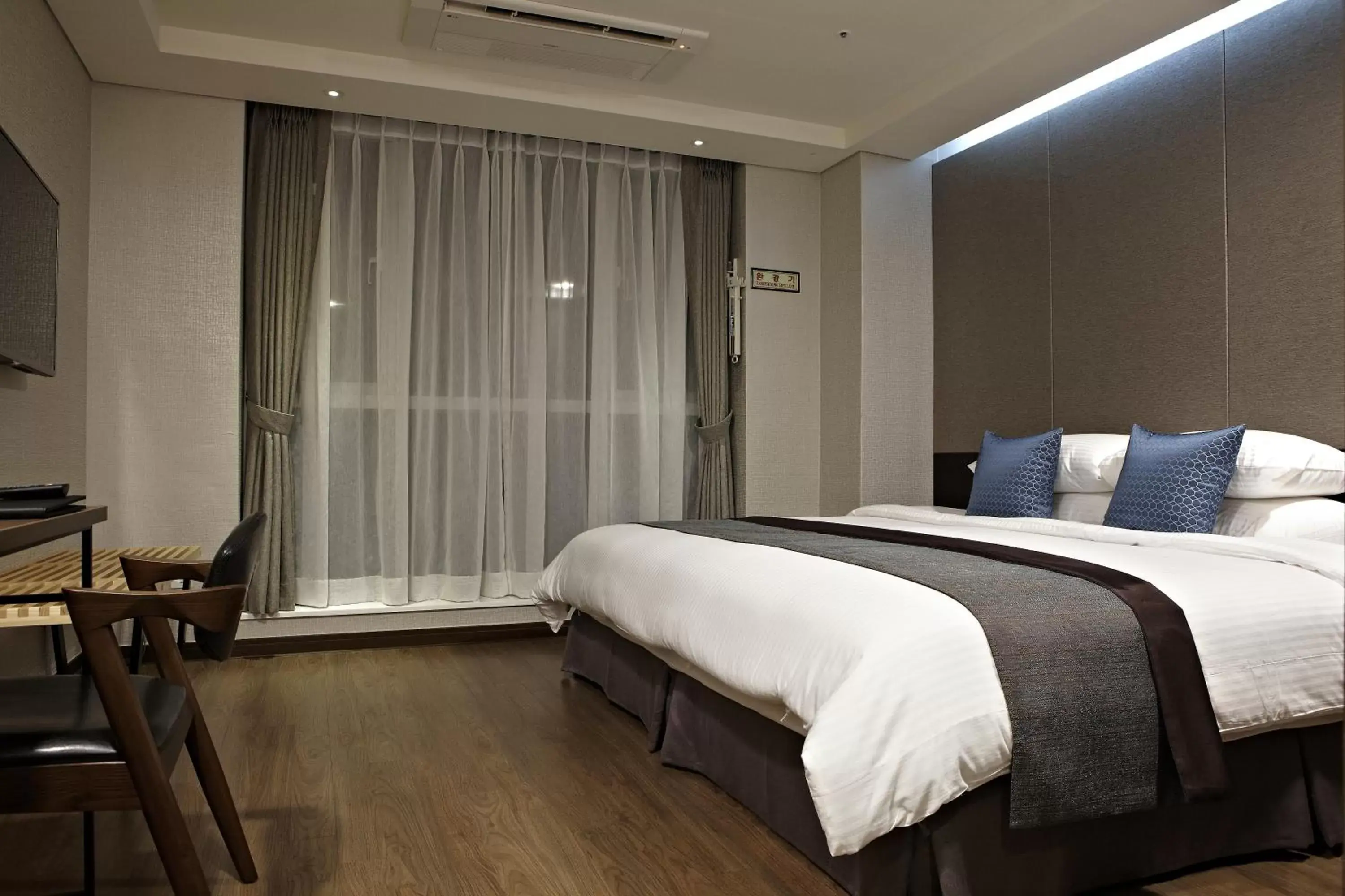 Deluxe King Room in Ocloud Hotel Gangnam