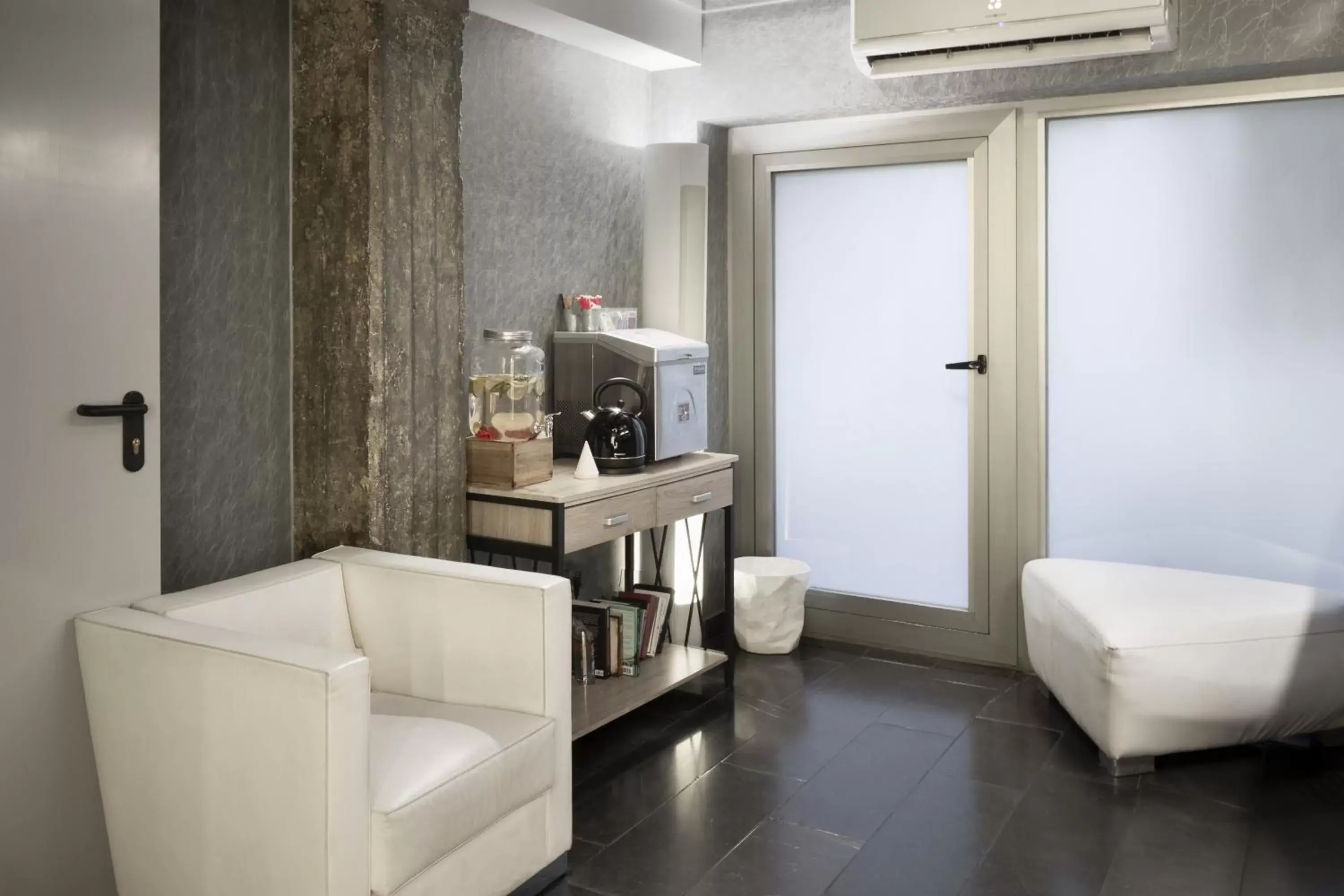 Lobby or reception, Bathroom in Petit Palace Plaza Mayor