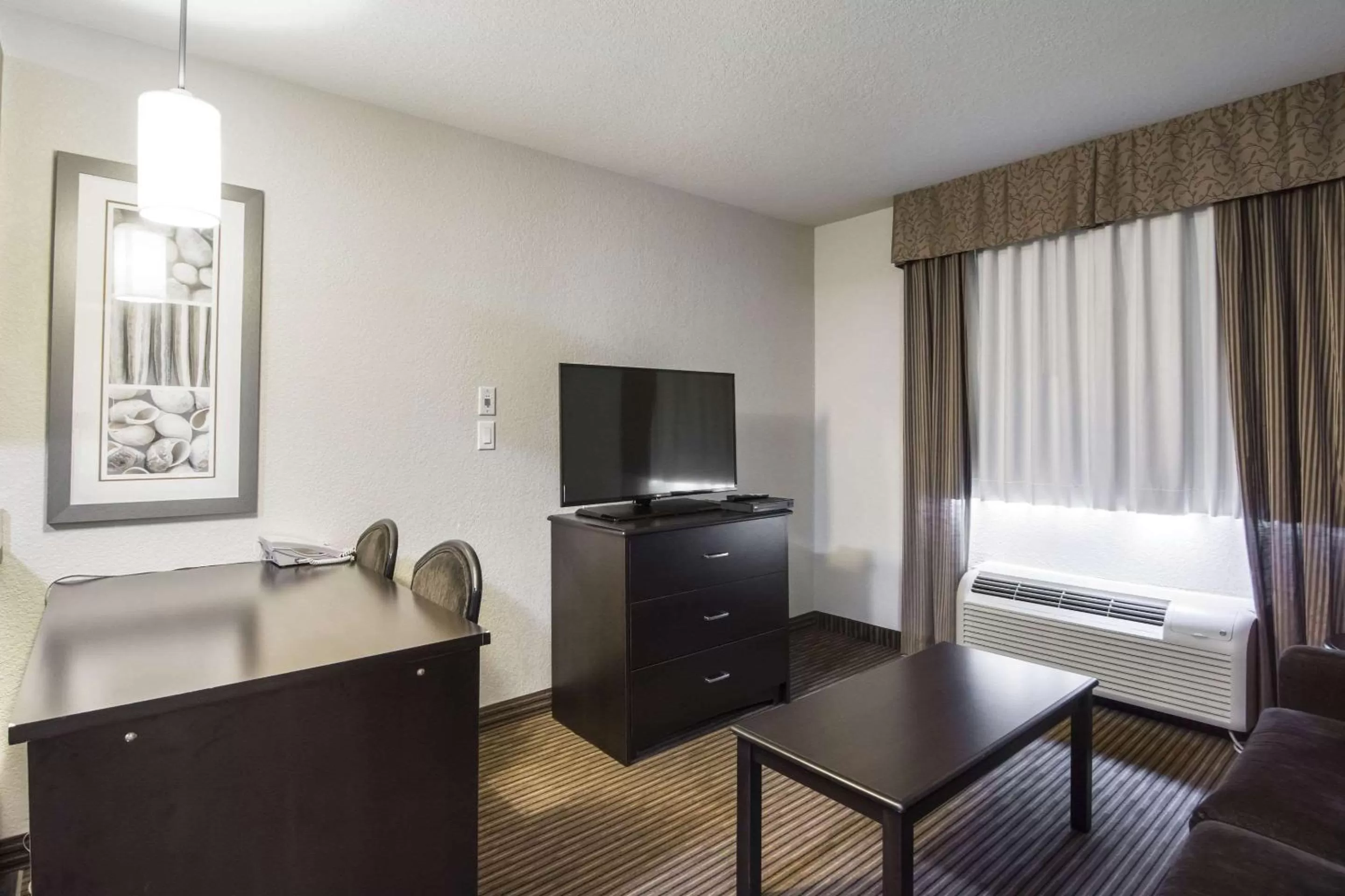 Photo of the whole room in Quality Inn & Suites Thompson