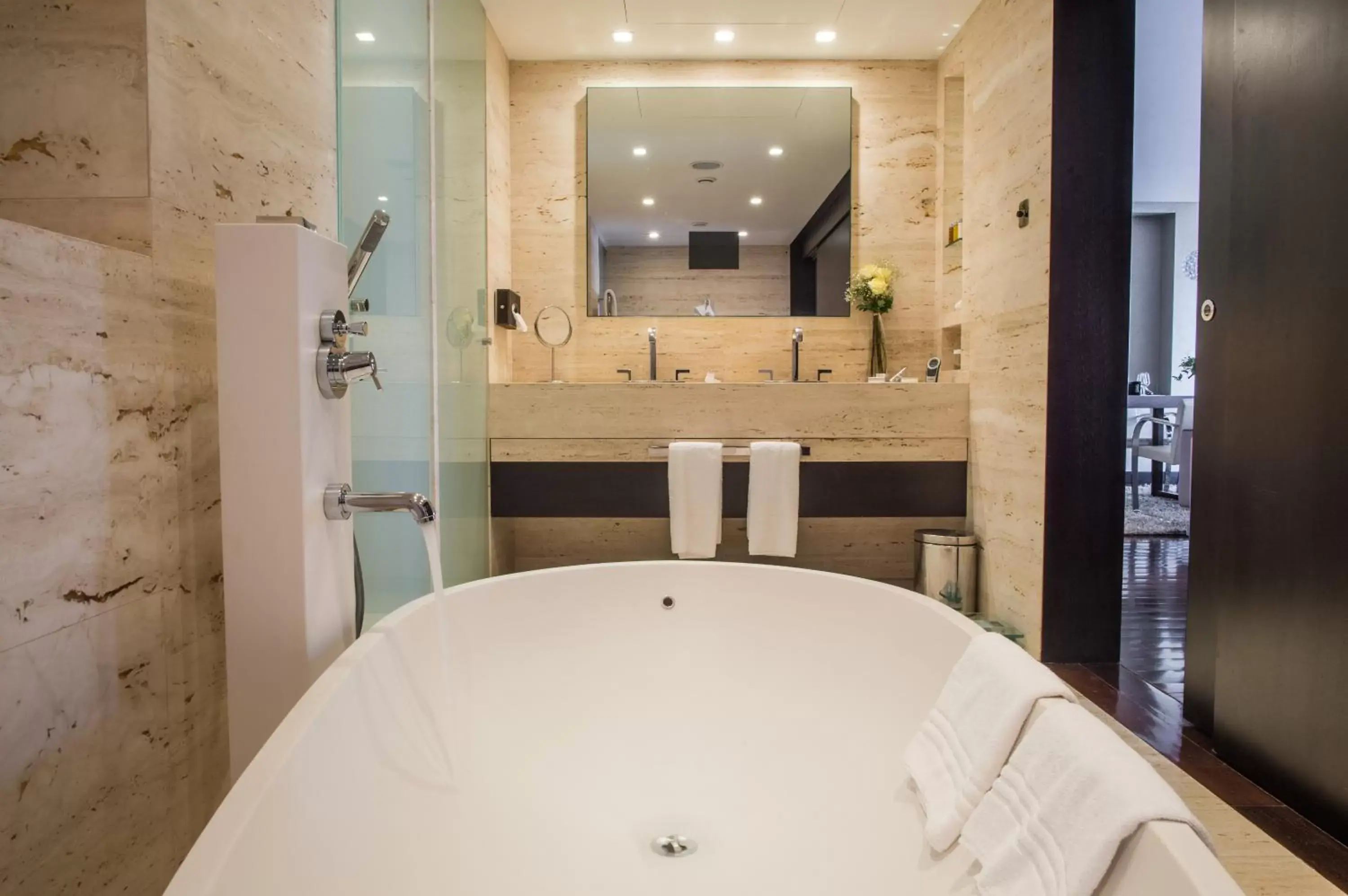 Bathroom, Dining Area in Porto Palácio Hotel by The Editory