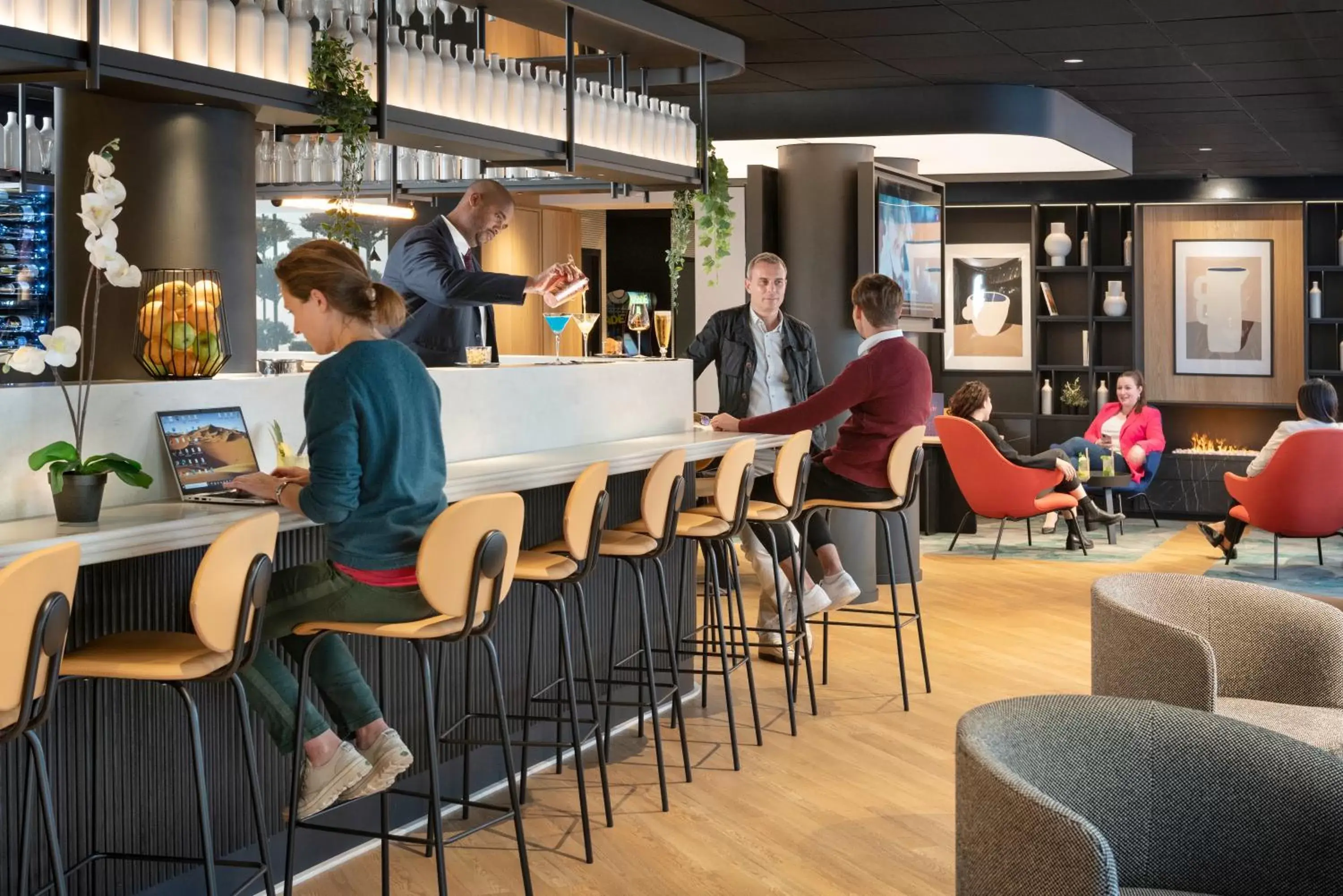 Lounge or bar in Novotel Suites Paris CDG Airport Villepinte