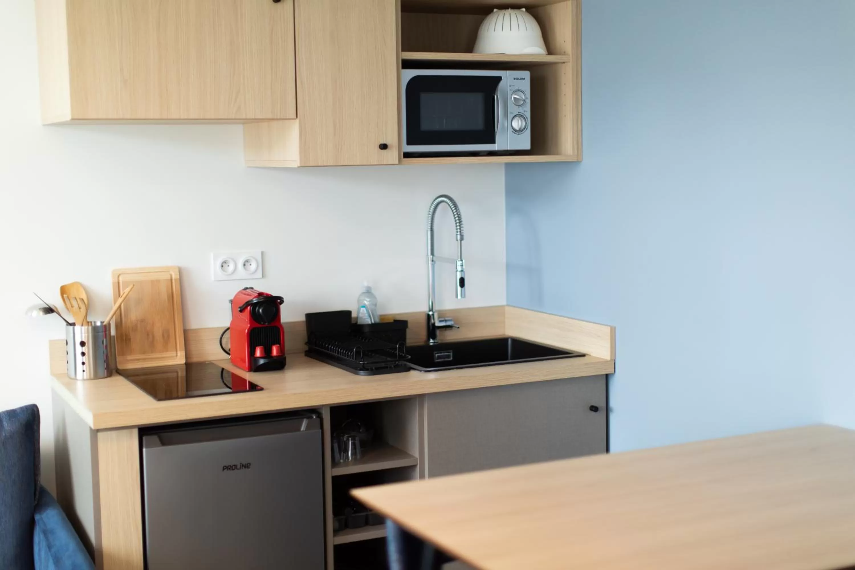 Coffee/tea facilities in Hôtel de la Baie