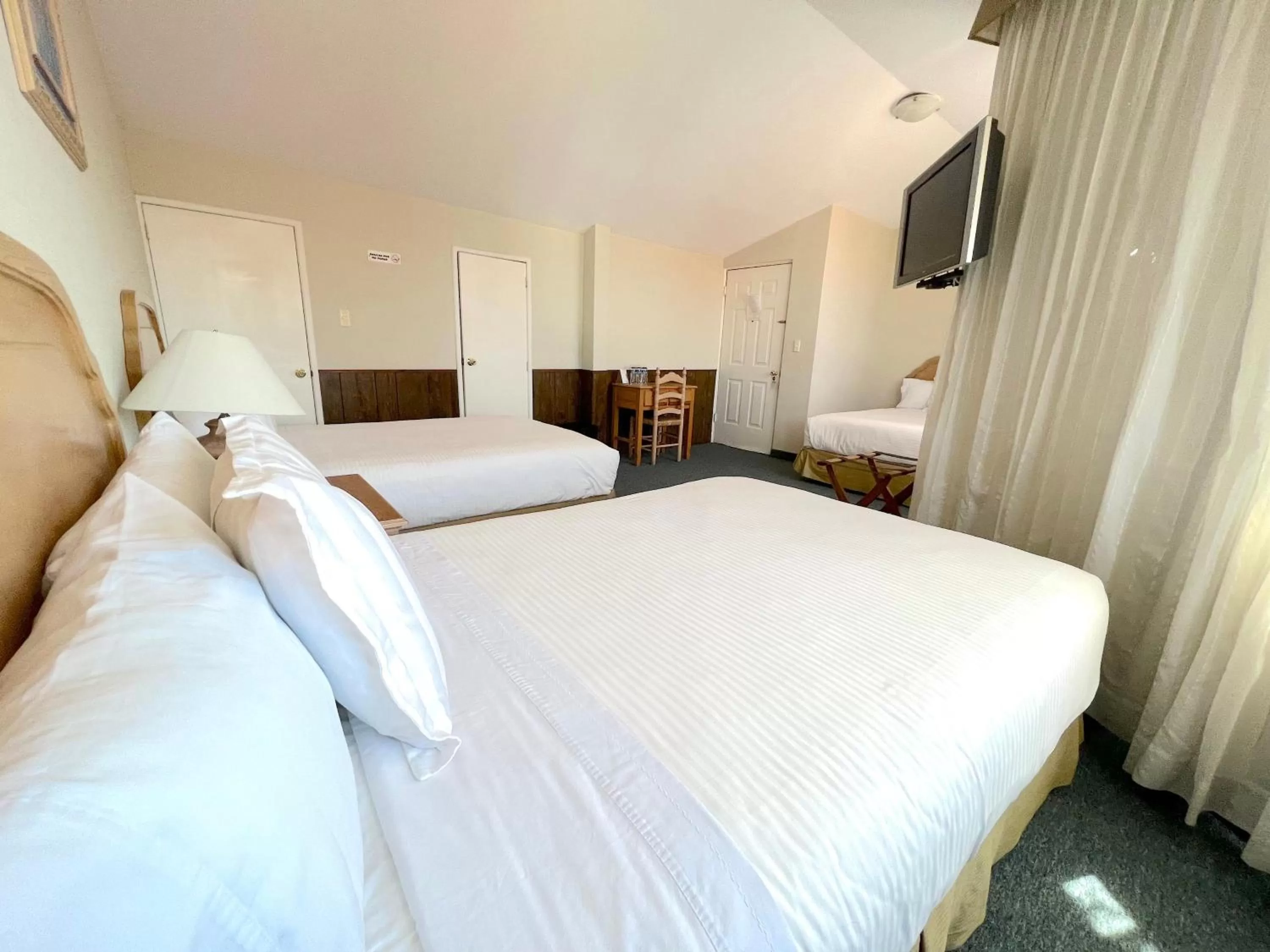 Photo of the whole room, Bed in Biohotel Boutique Metepec
