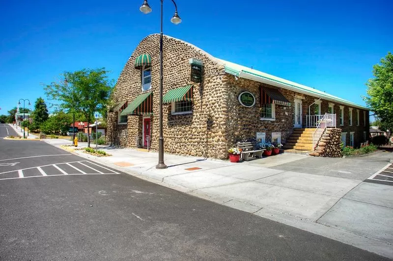 Standard King Room with Sofa Bed - Non Smoking in Soap Lake Natural Spa and Resort