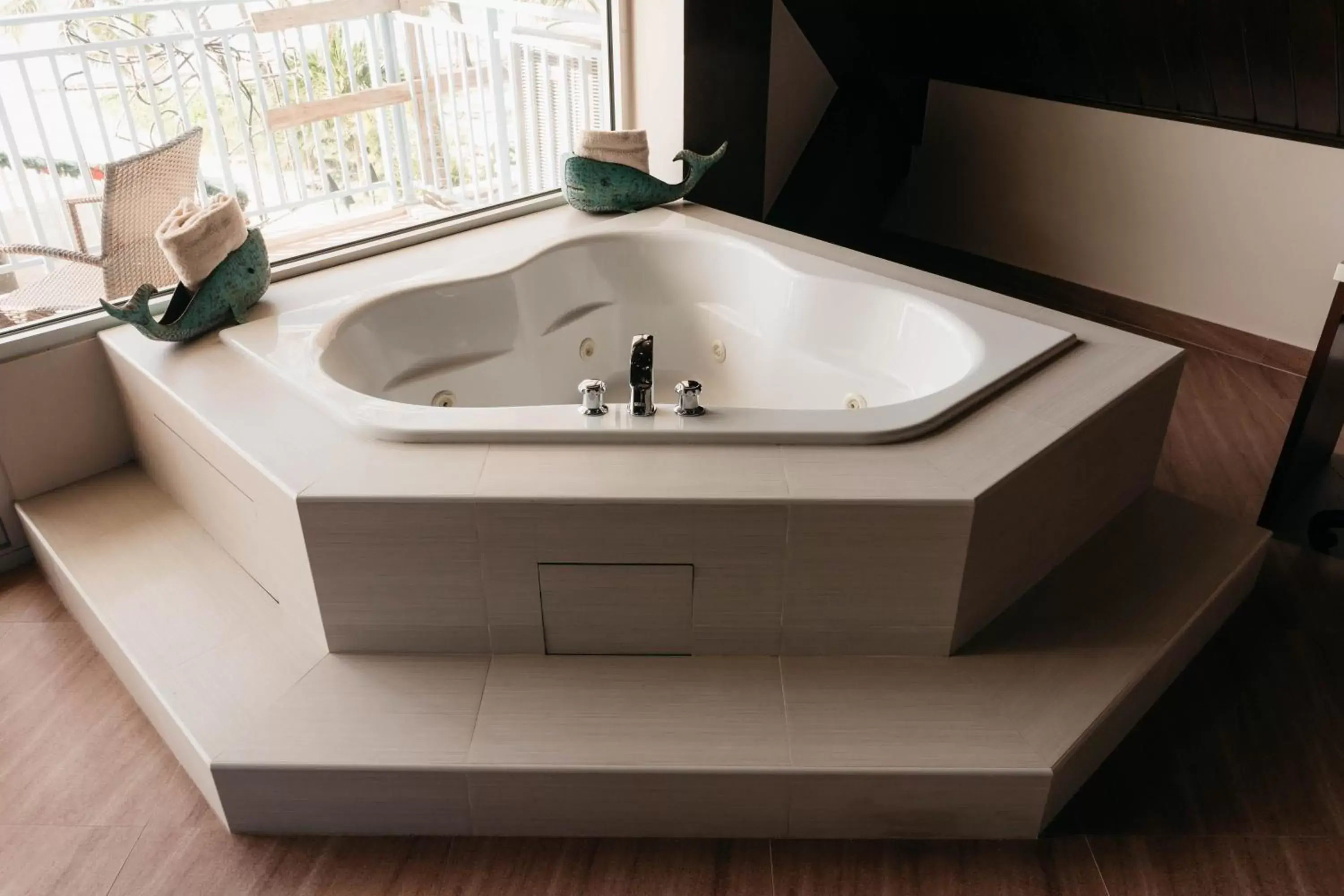 Bathroom in Surfrider Resort Hotel