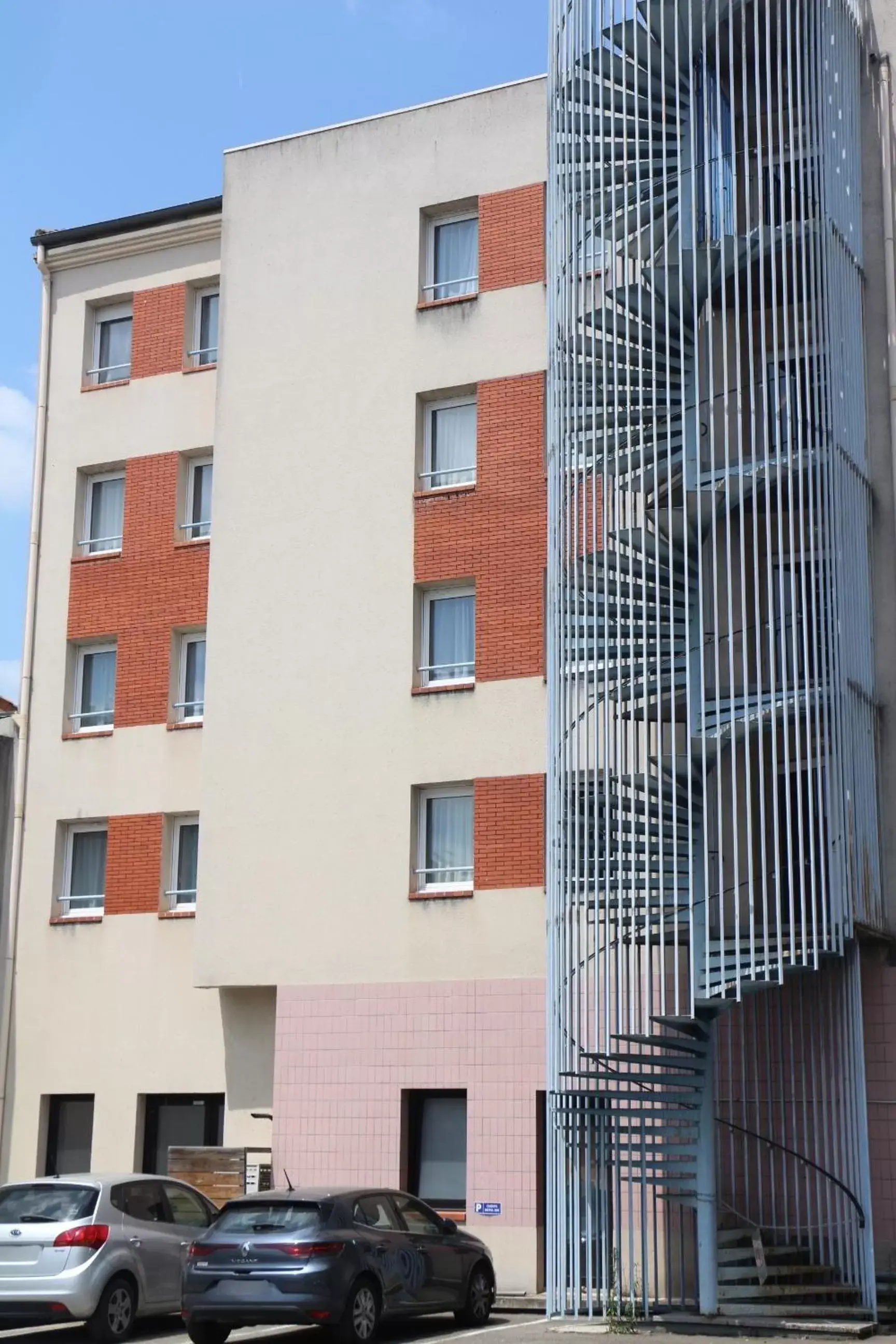 Property building in Ibis Agen Centre Gare Property building in Ibis Agen Centre Gare