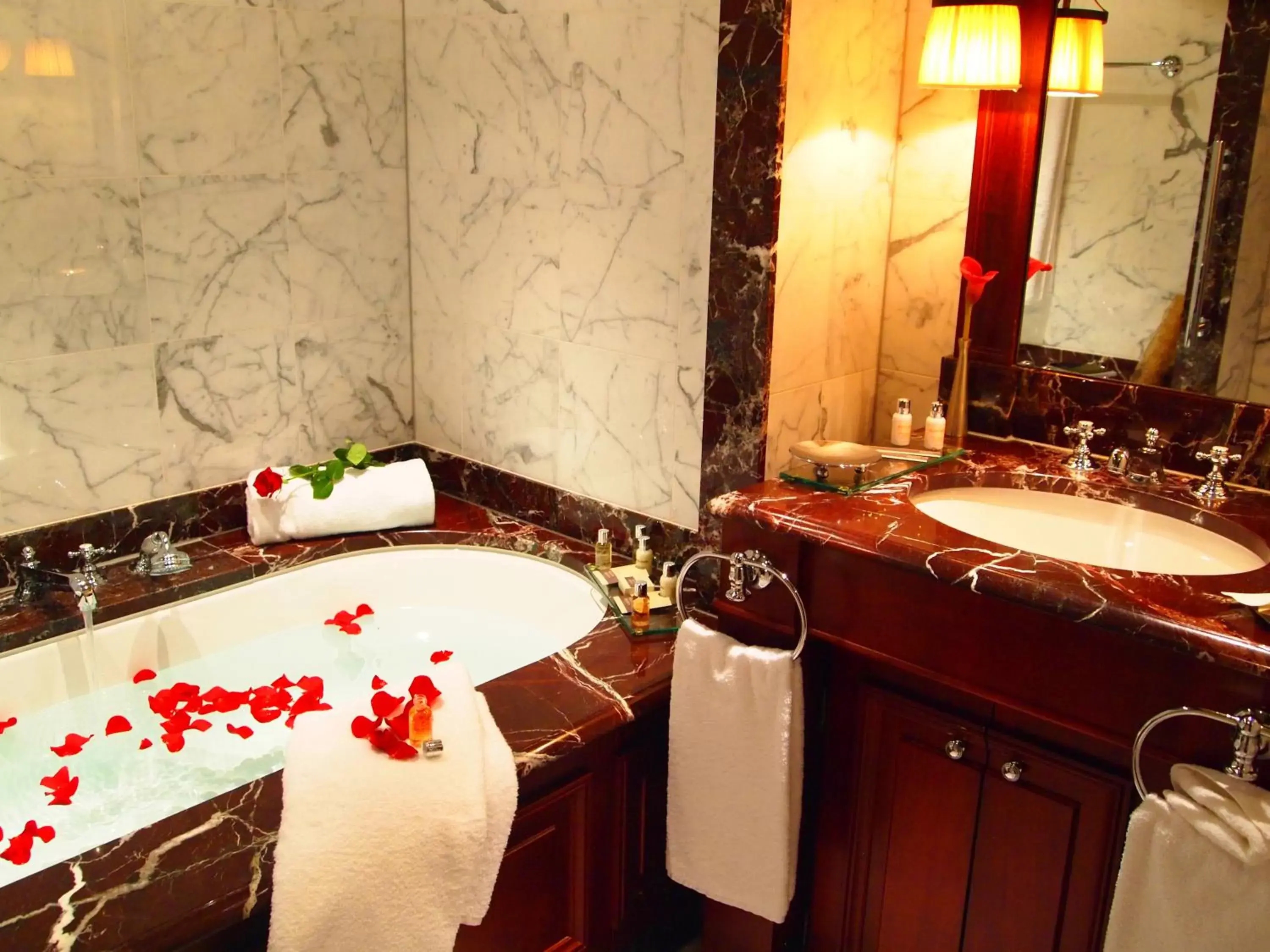 Photo of the whole room, Bathroom in InterContinental Bordeaux Le Grand Hotel, an IHG Hotel