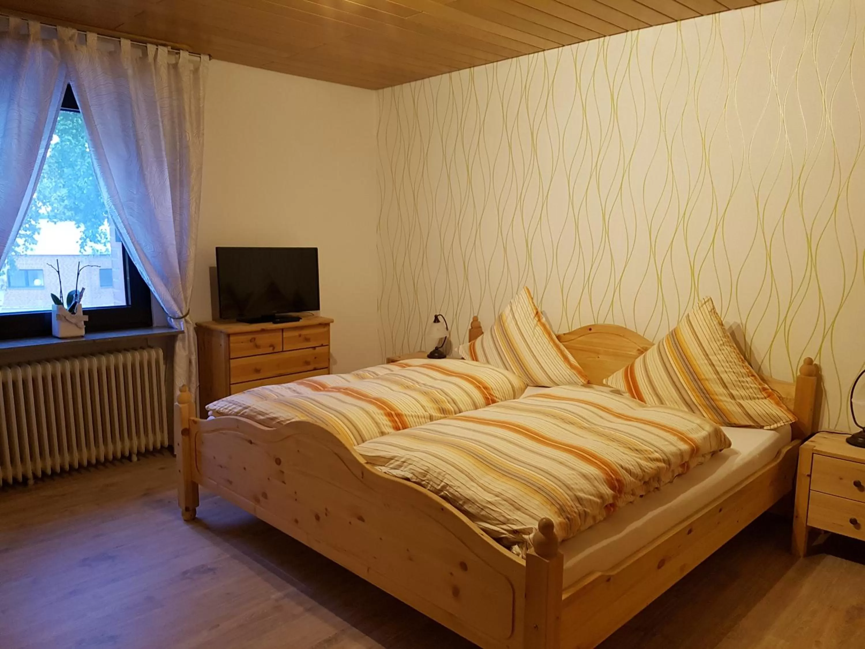 Bedroom, Bed in Landgasthof Schänzer