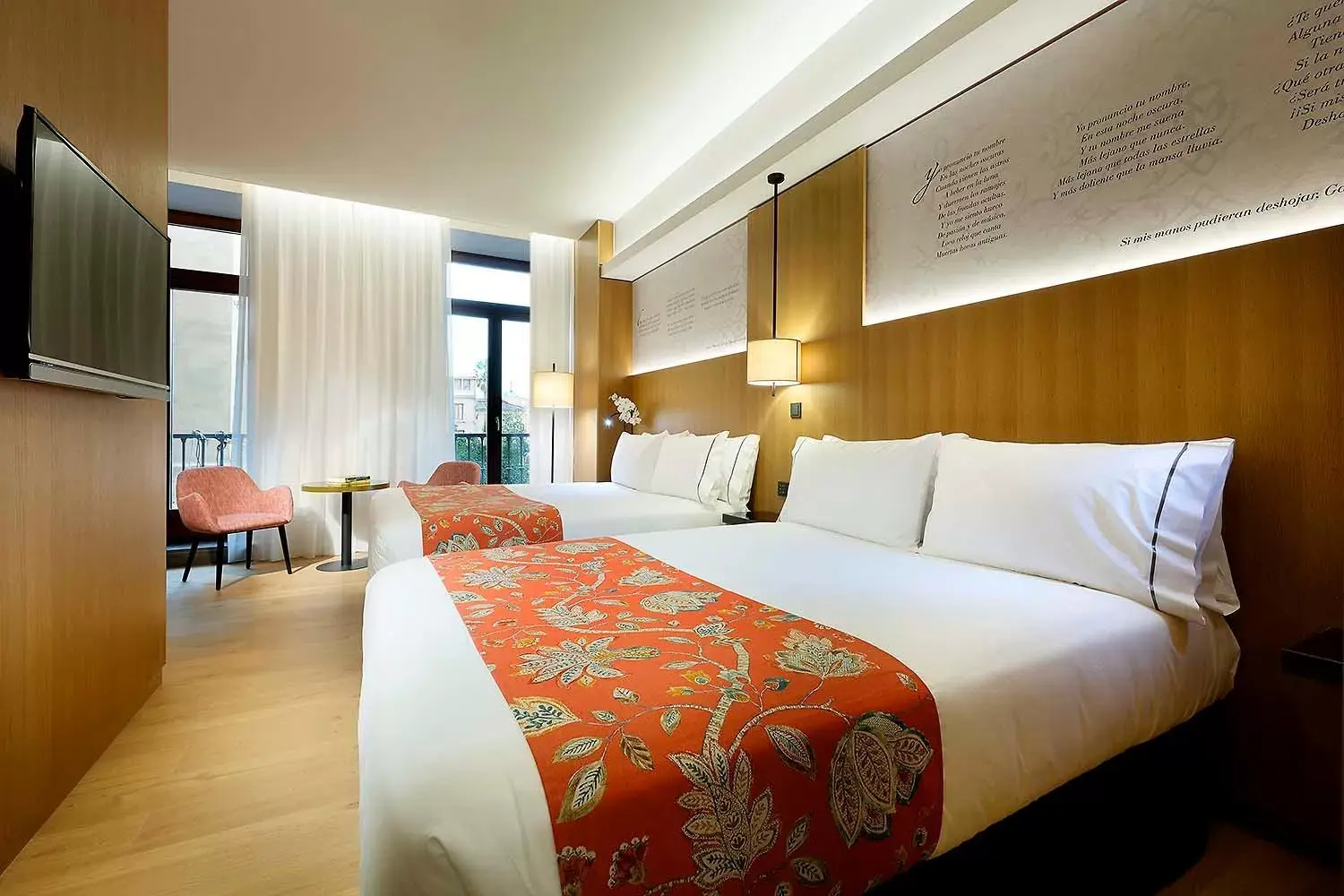 Photo of the whole room, Bed in Áurea Catedral by Eurostars Hotel Company