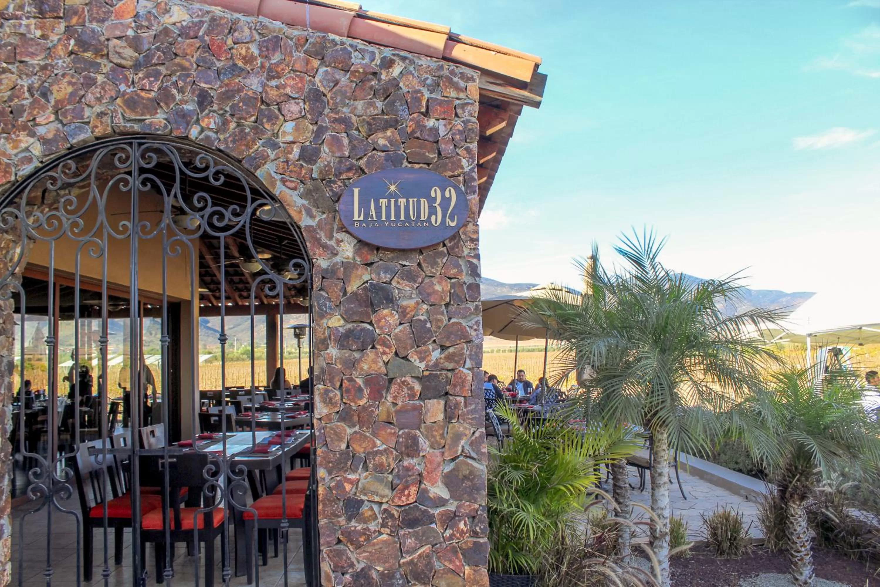 Restaurant/places to eat in El Cielo Resort