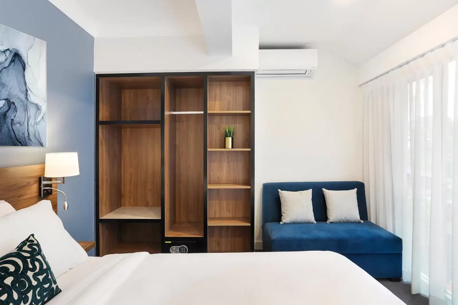 Bed in Killara Hotel & Suites