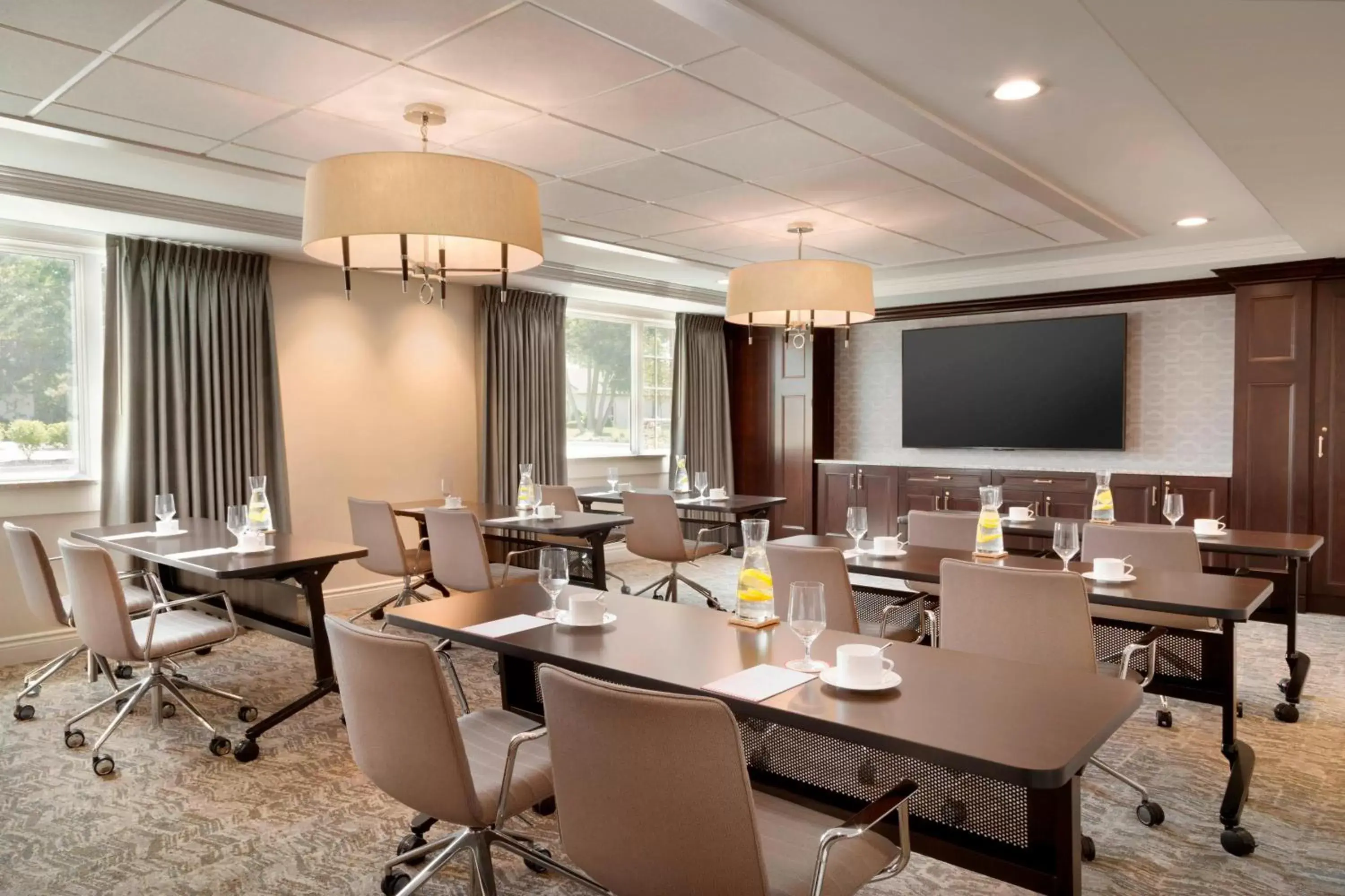 Meeting/conference room in Reikart House Buffalo, a Tribute Portfolio Hotel