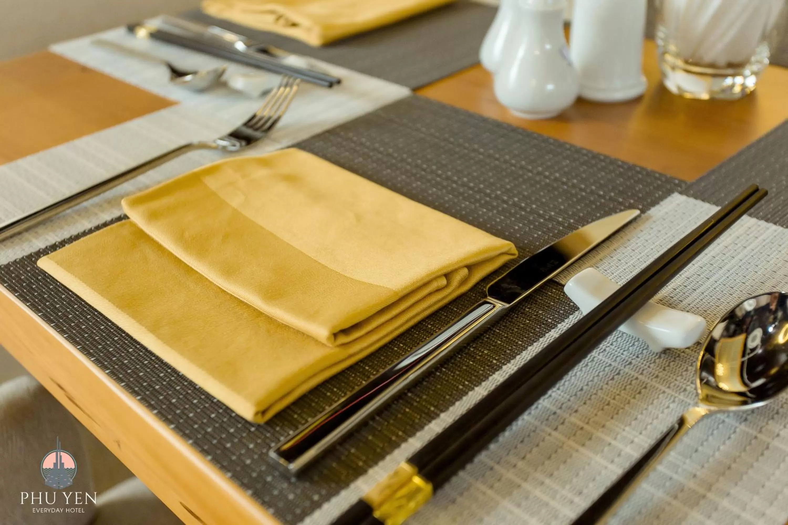 Restaurant/places to eat in PHÚ YÊN EVERYDAY HOTEL