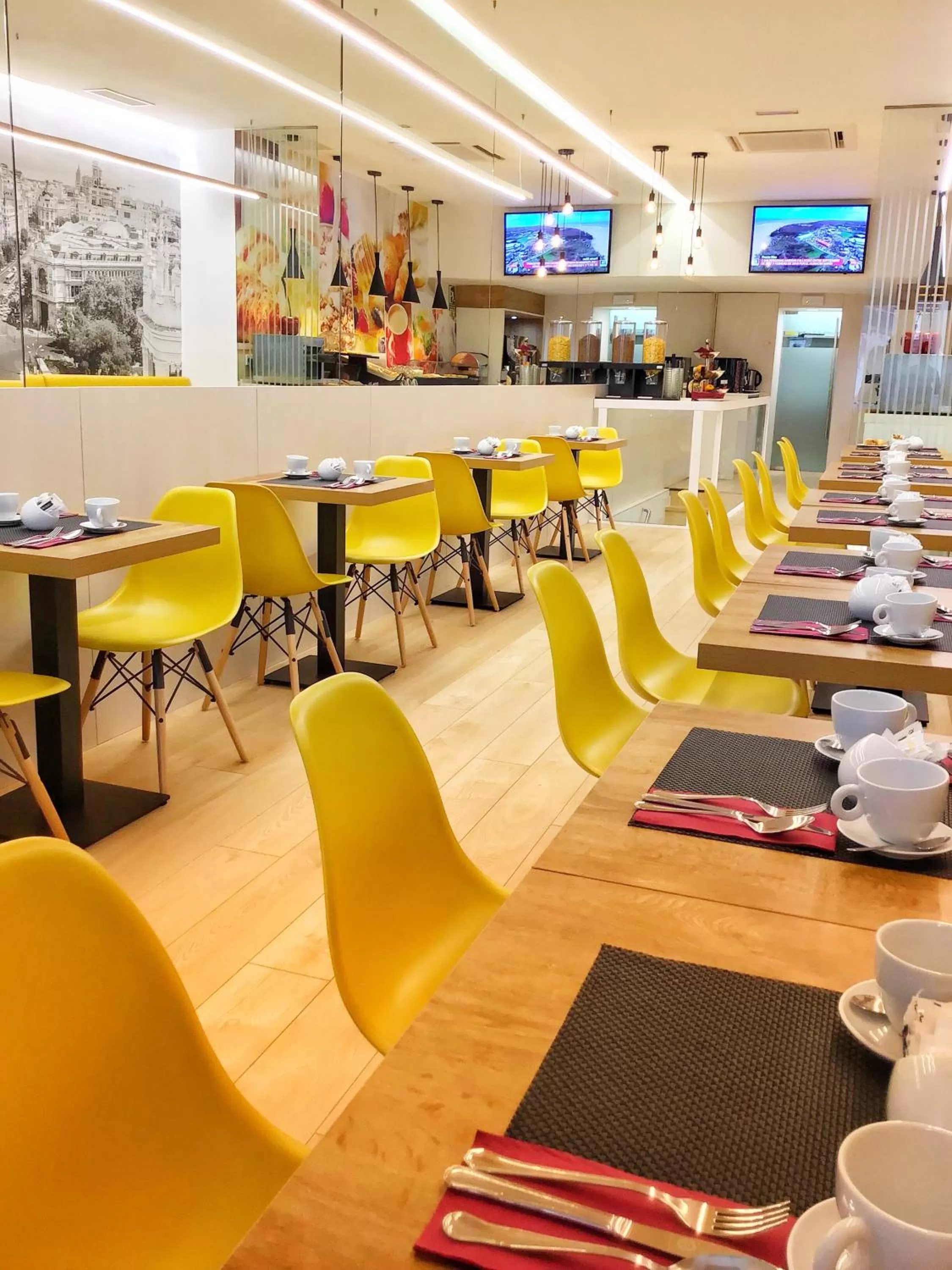 Food and drinks in Hotel Miau